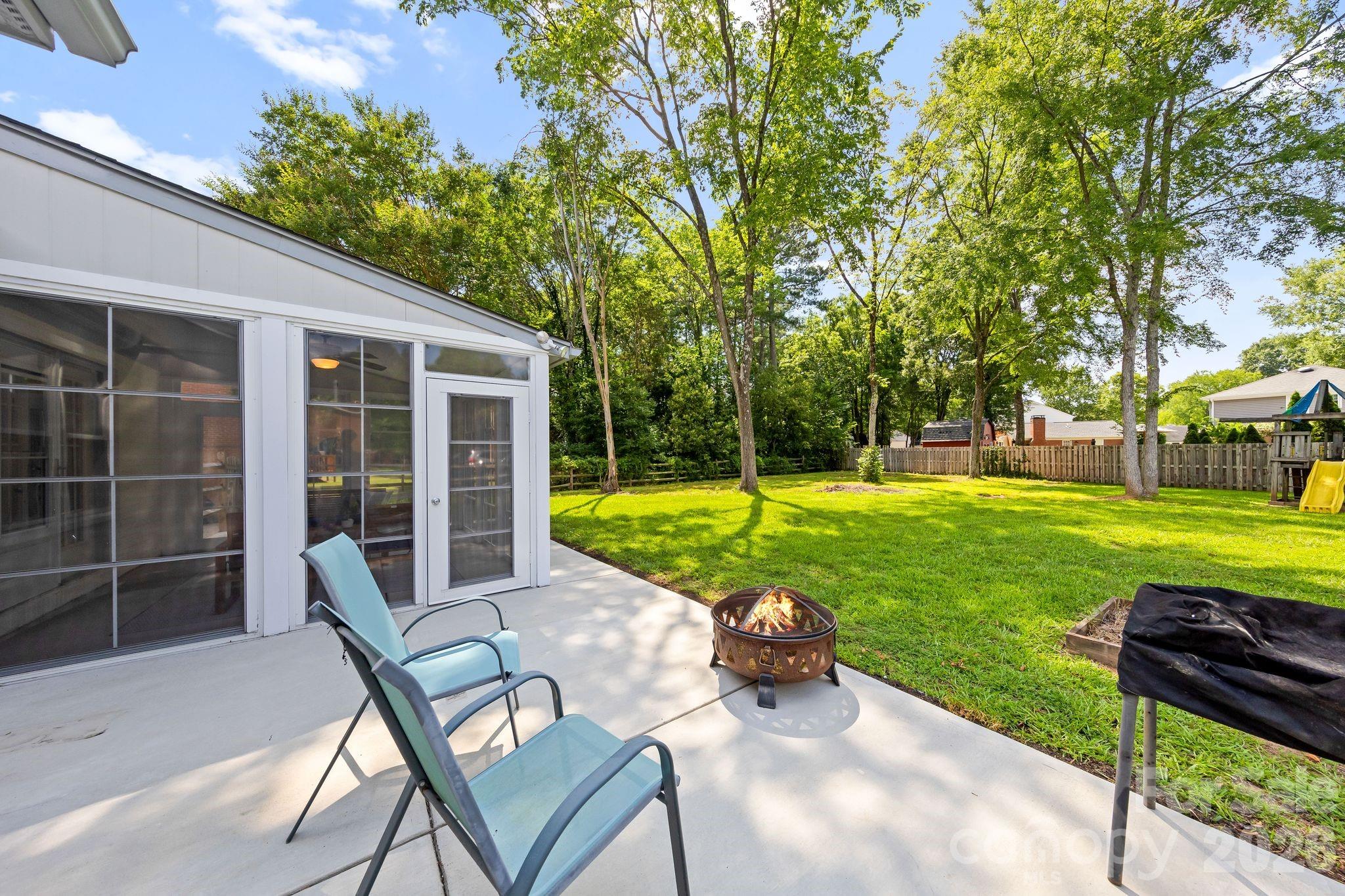 11232 Coachman Circle — Charlotte