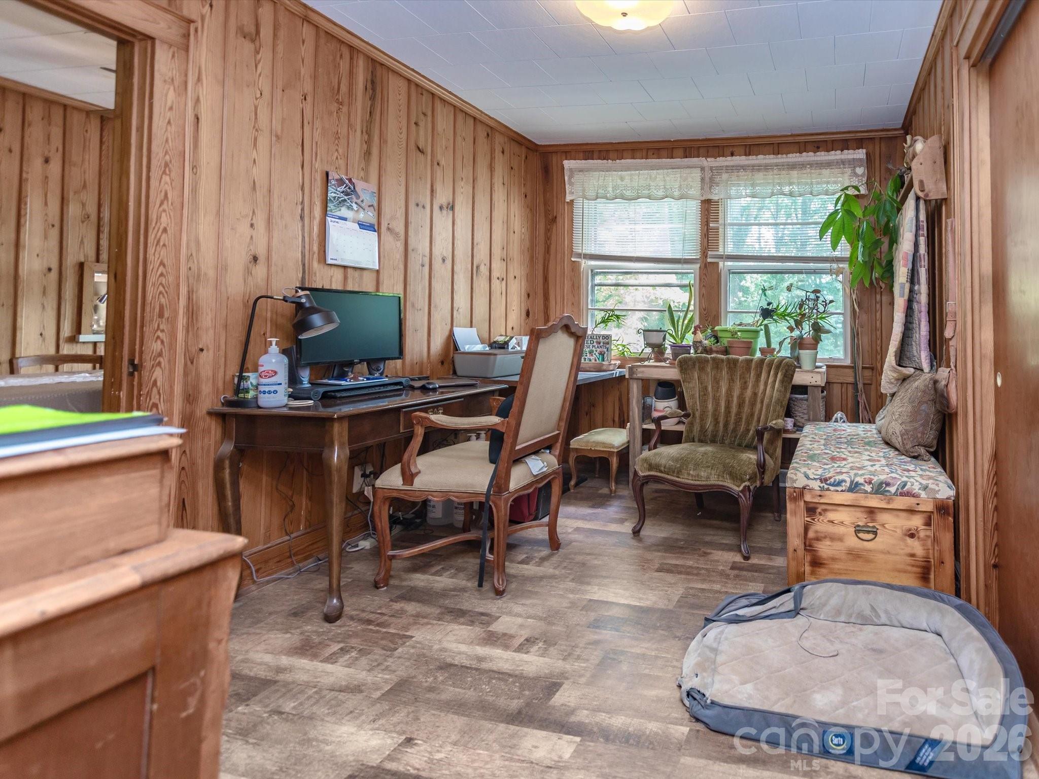 2111 Emmanuel Church Road — Conover