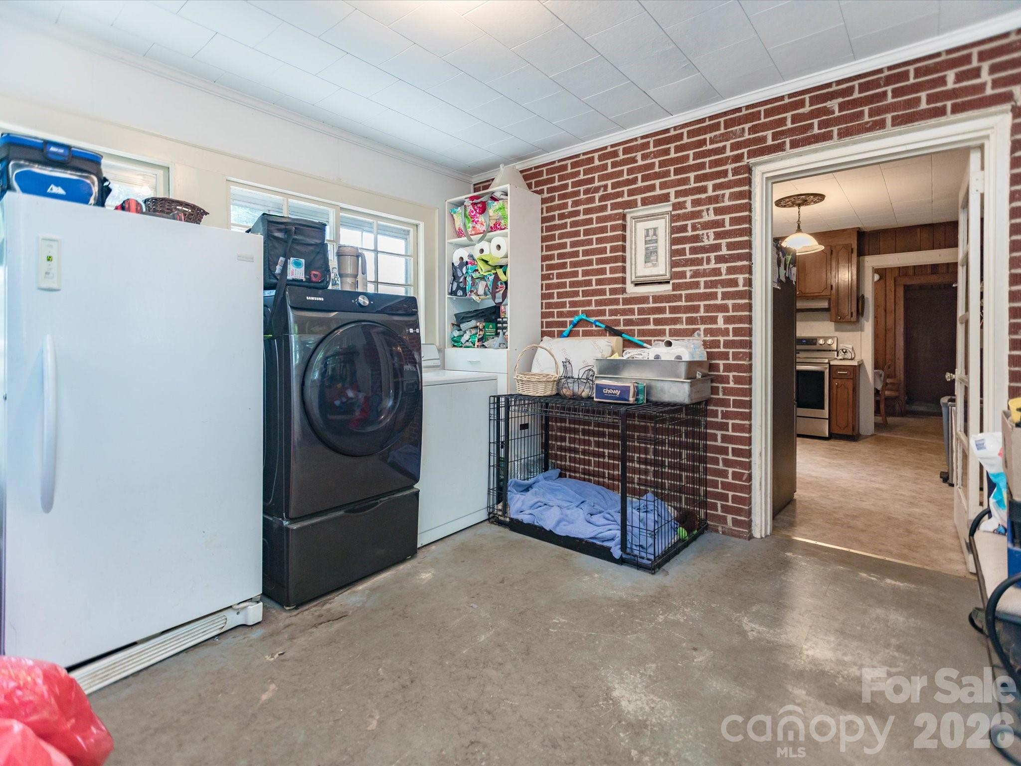 2111 Emmanuel Church Road — Conover