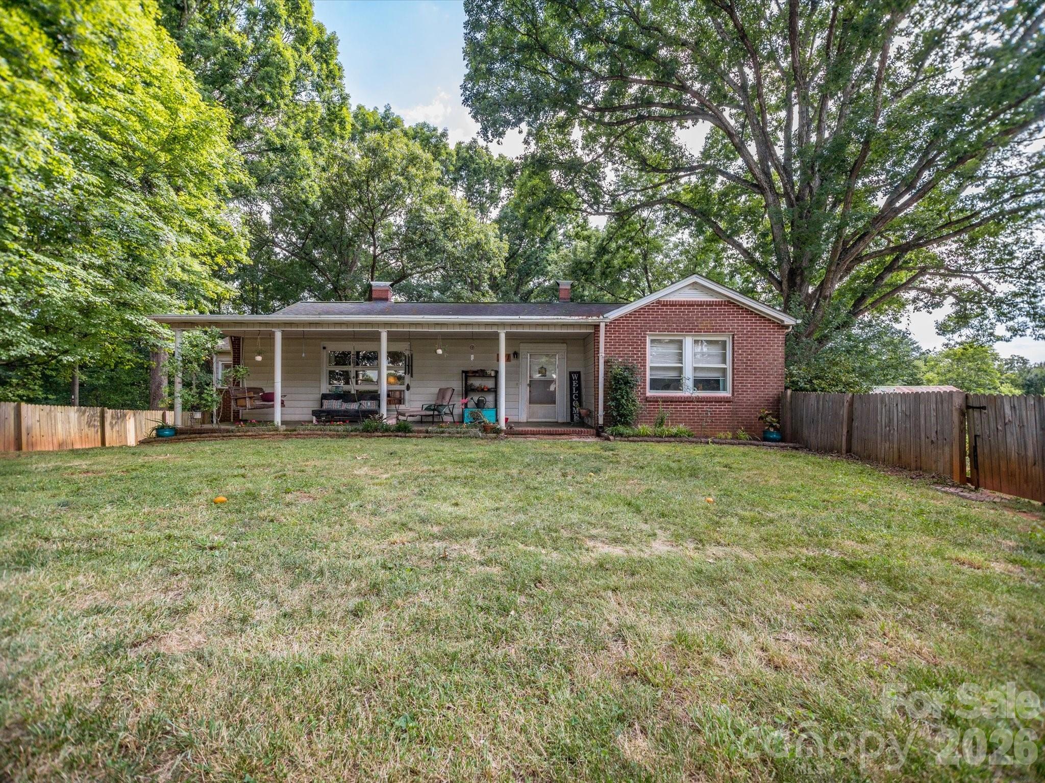 2111 Emmanuel Church Road — Conover