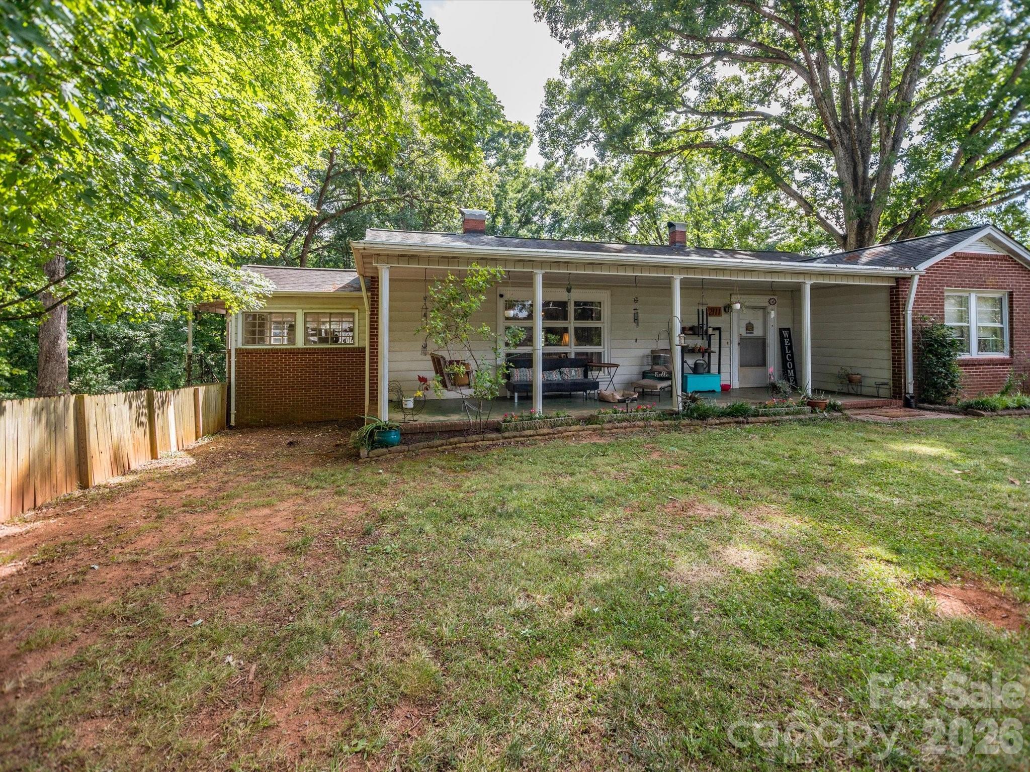 2111 Emmanuel Church Road — Conover