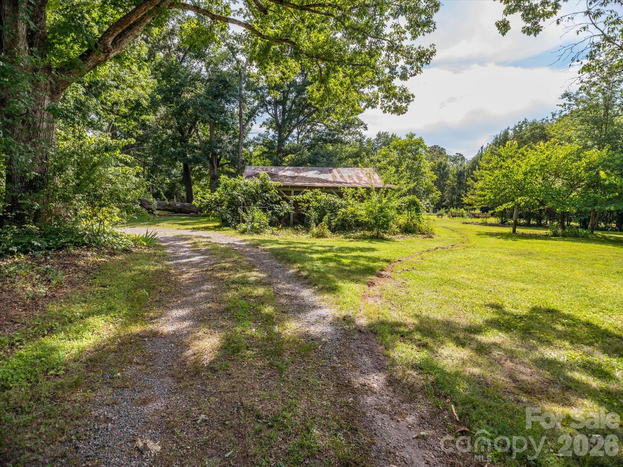 2111 Emmanuel Church Road — Conover