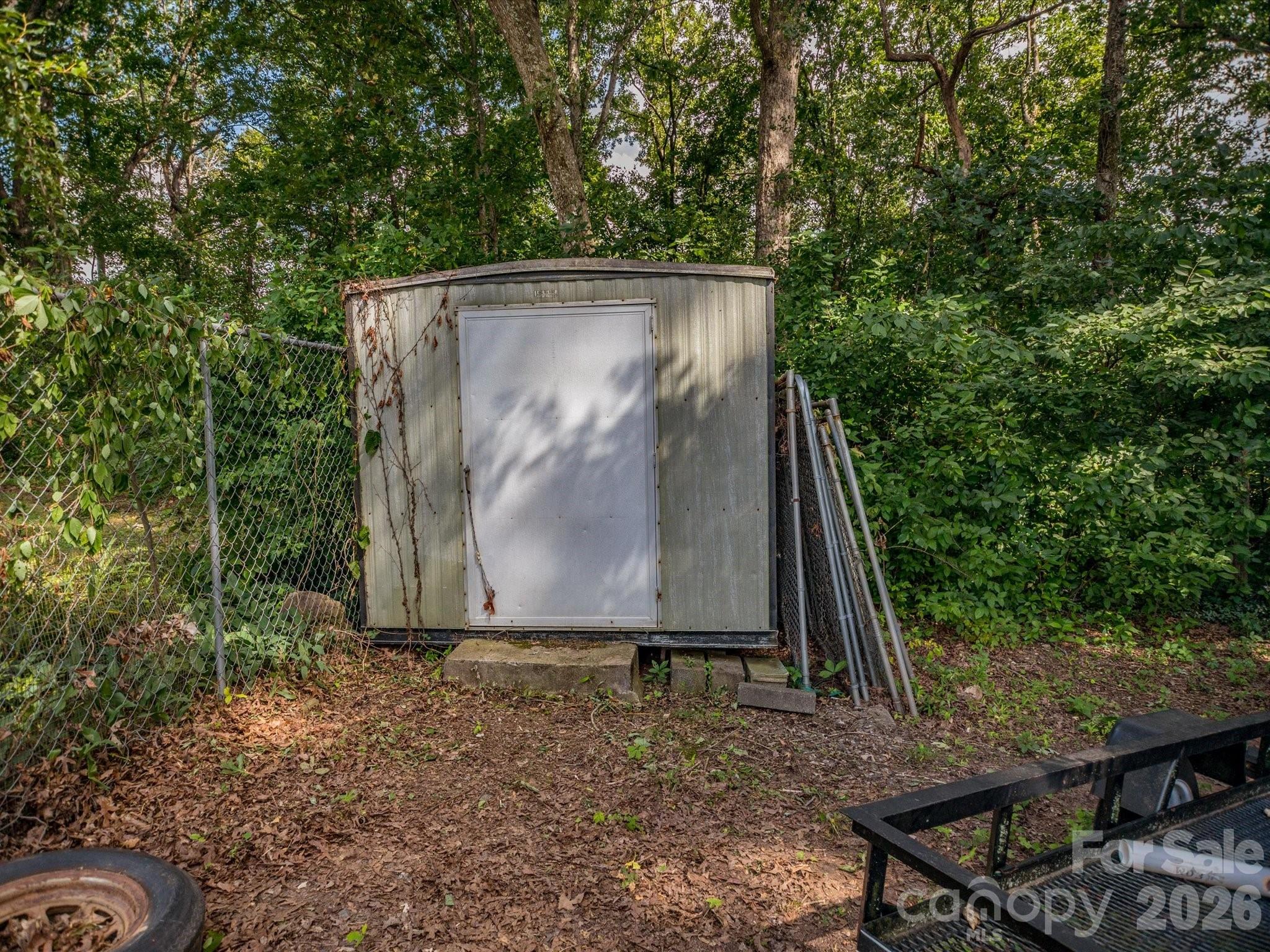 2111 Emmanuel Church Road — Conover