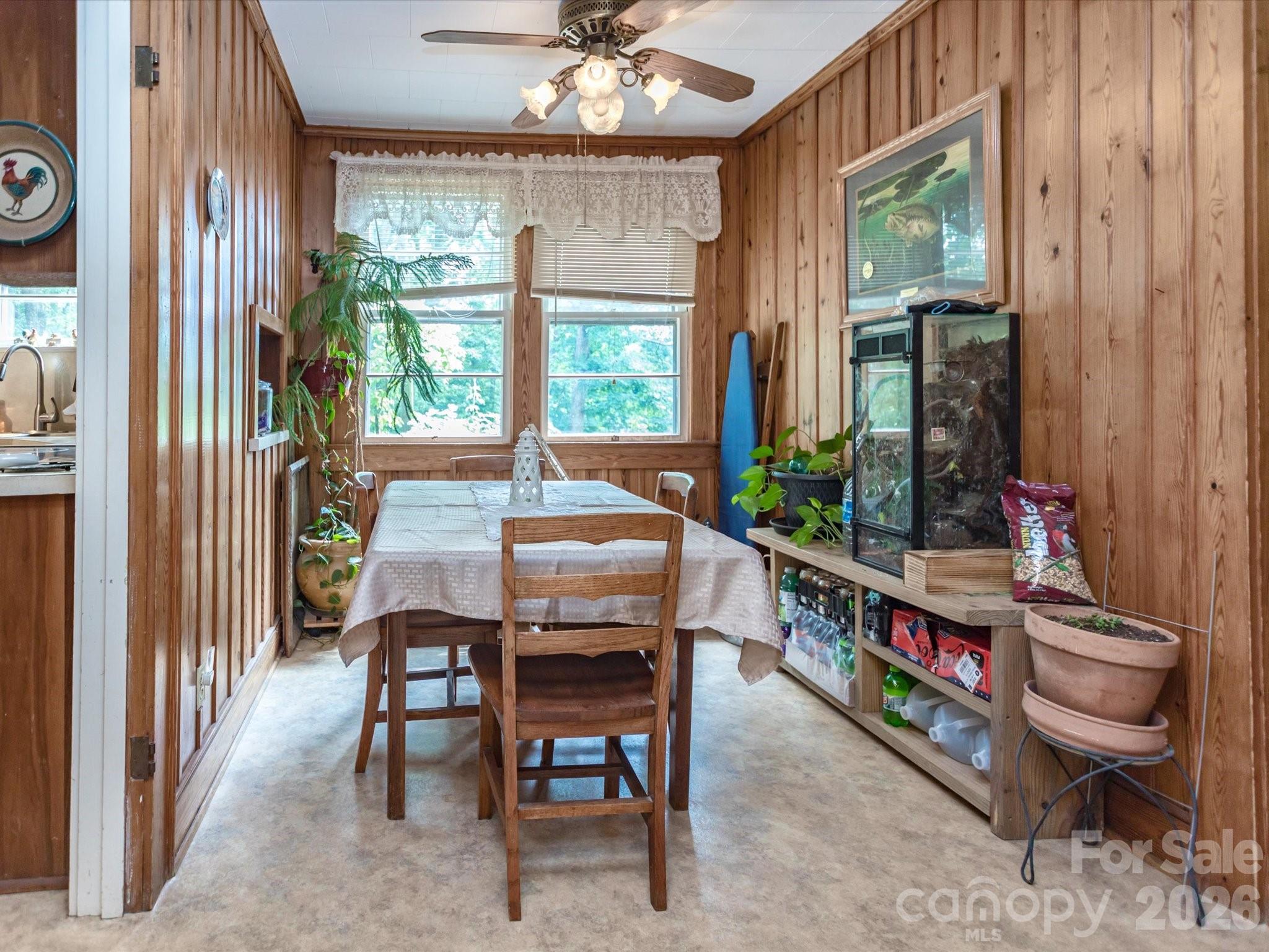 2111 Emmanuel Church Road — Conover