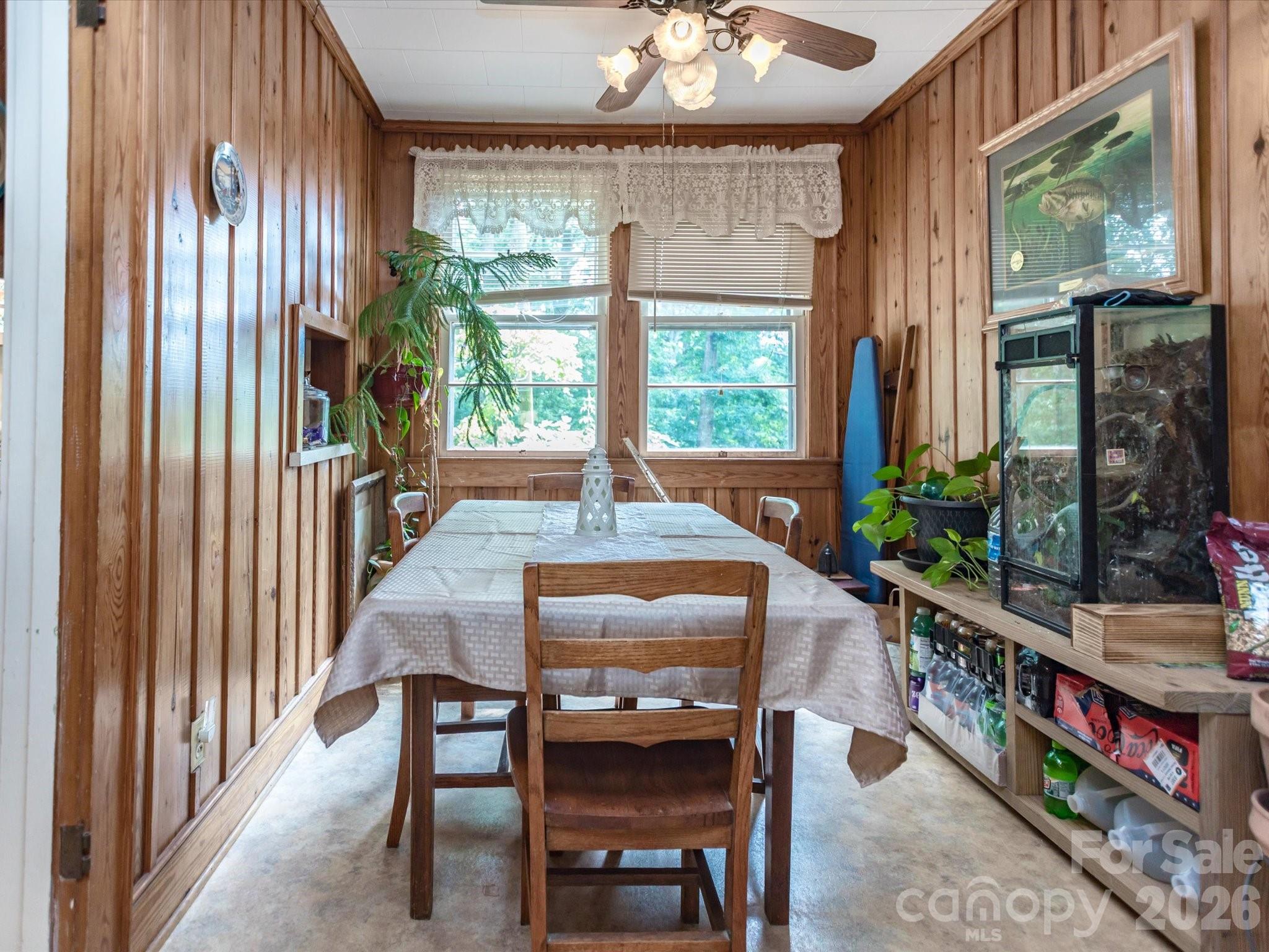 2111 Emmanuel Church Road — Conover