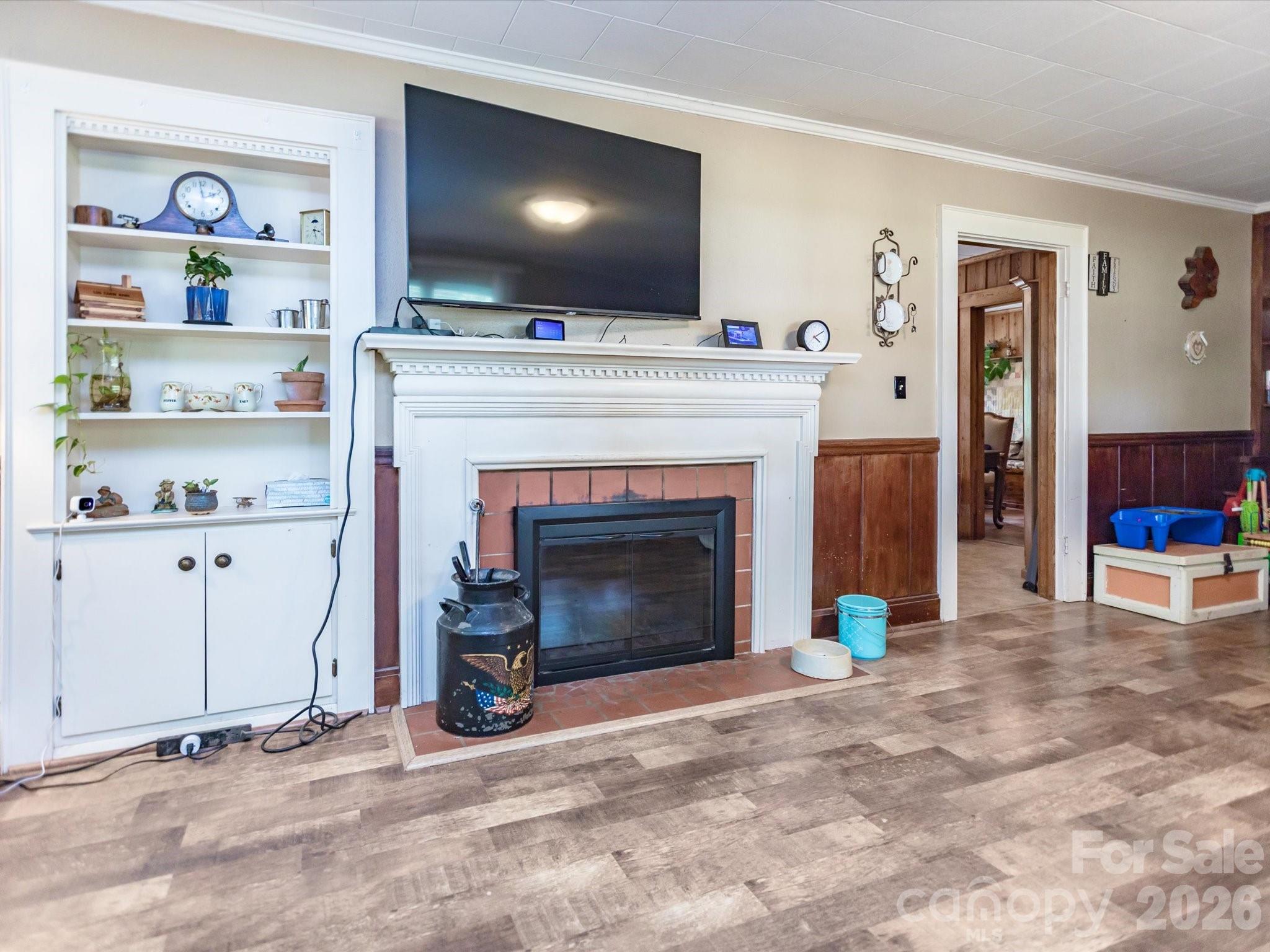 2111 Emmanuel Church Road — Conover