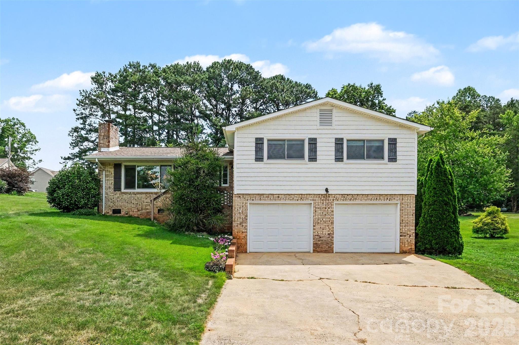 7107 Rolling Hills Drive — Sherrills Ford