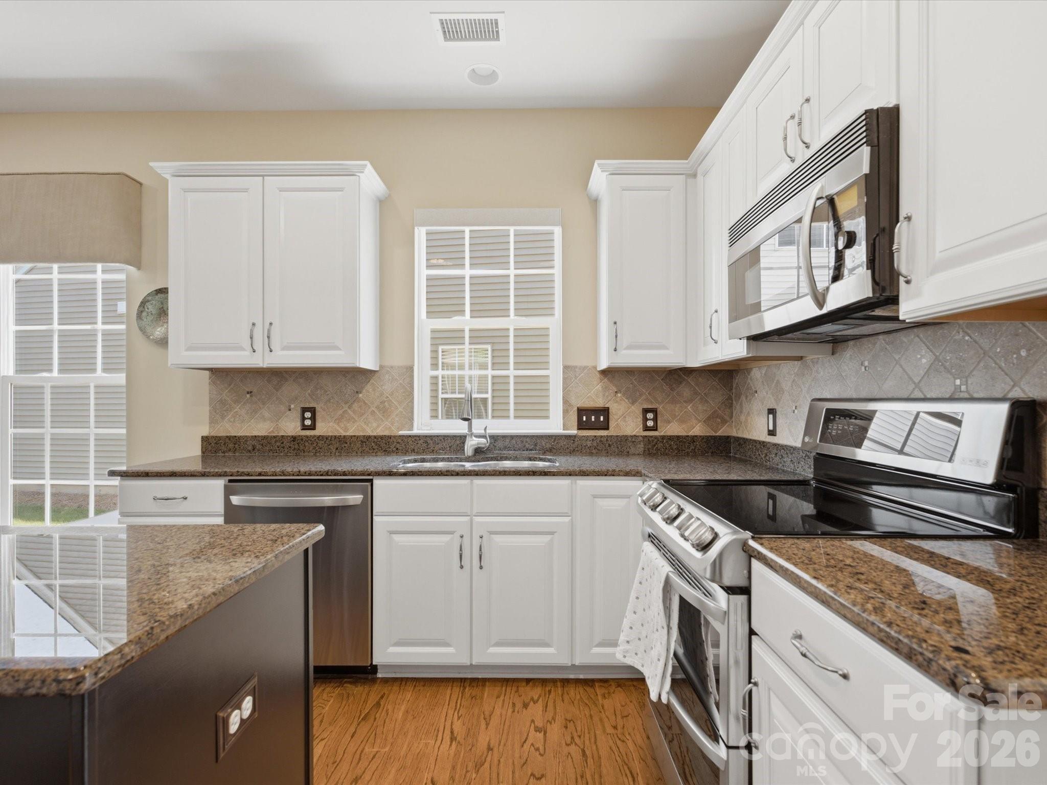 6747 Fieldstone Manor Drive — Matthews