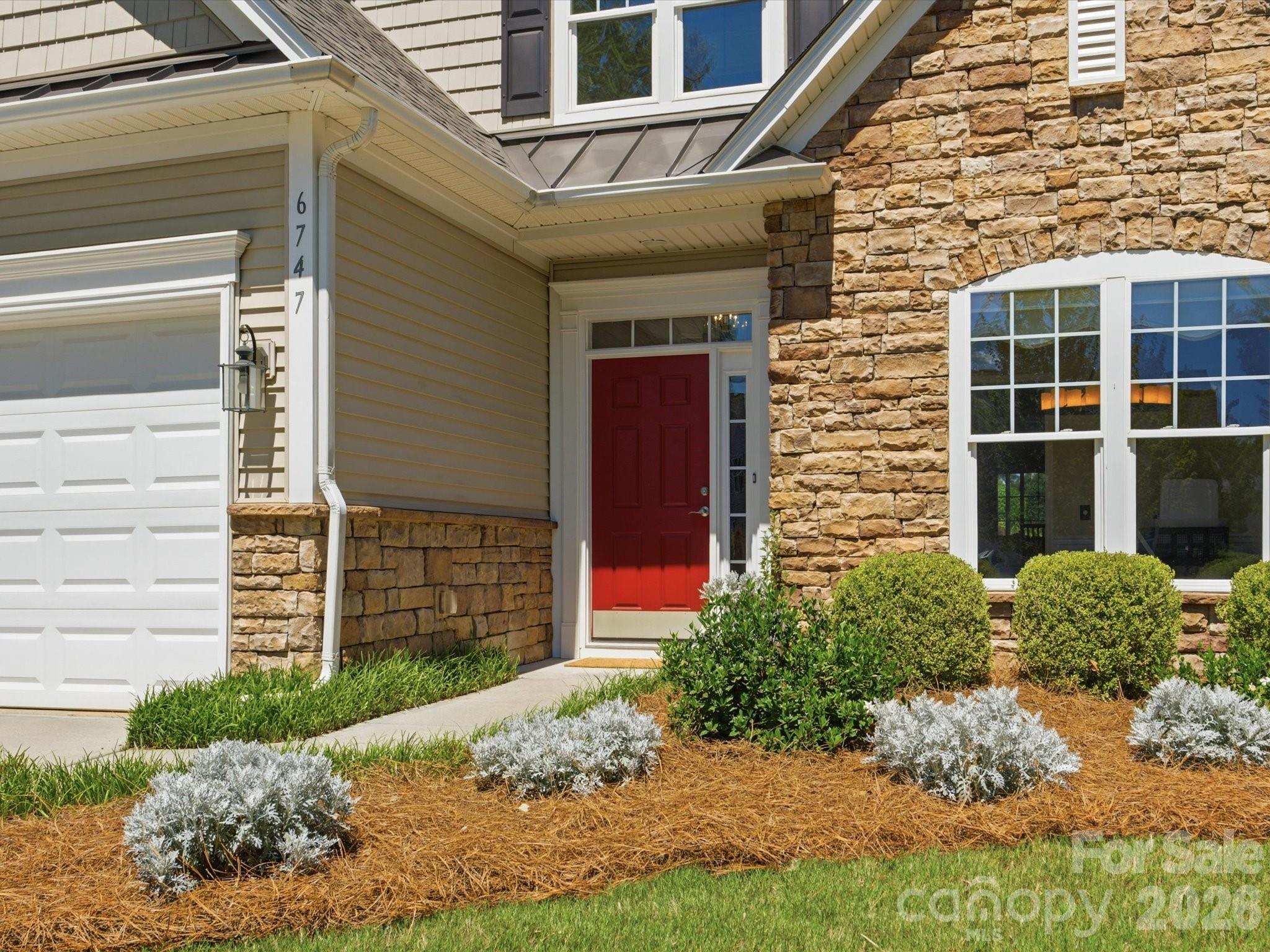 6747 Fieldstone Manor Drive — Matthews