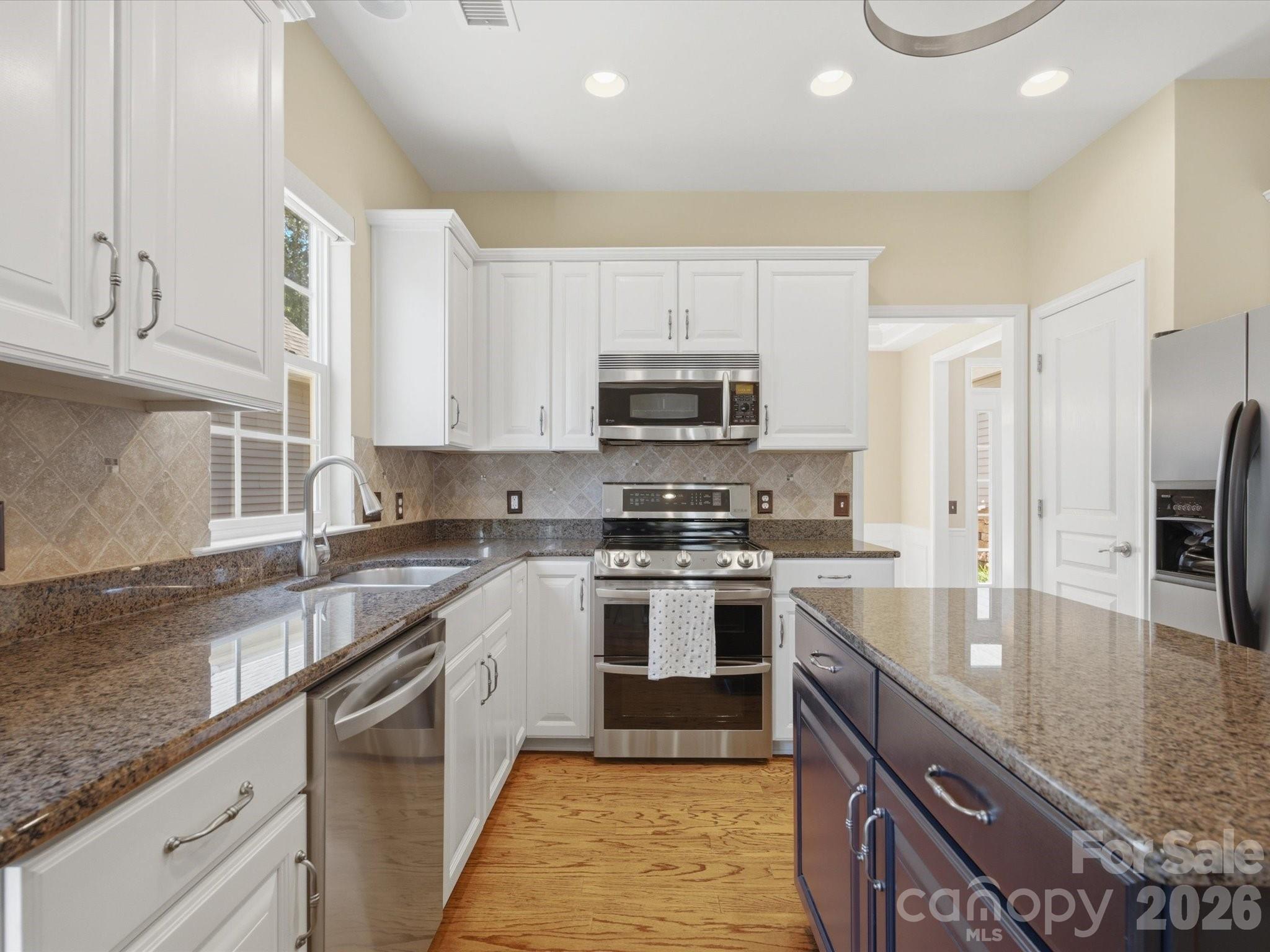 6747 Fieldstone Manor Drive — Matthews