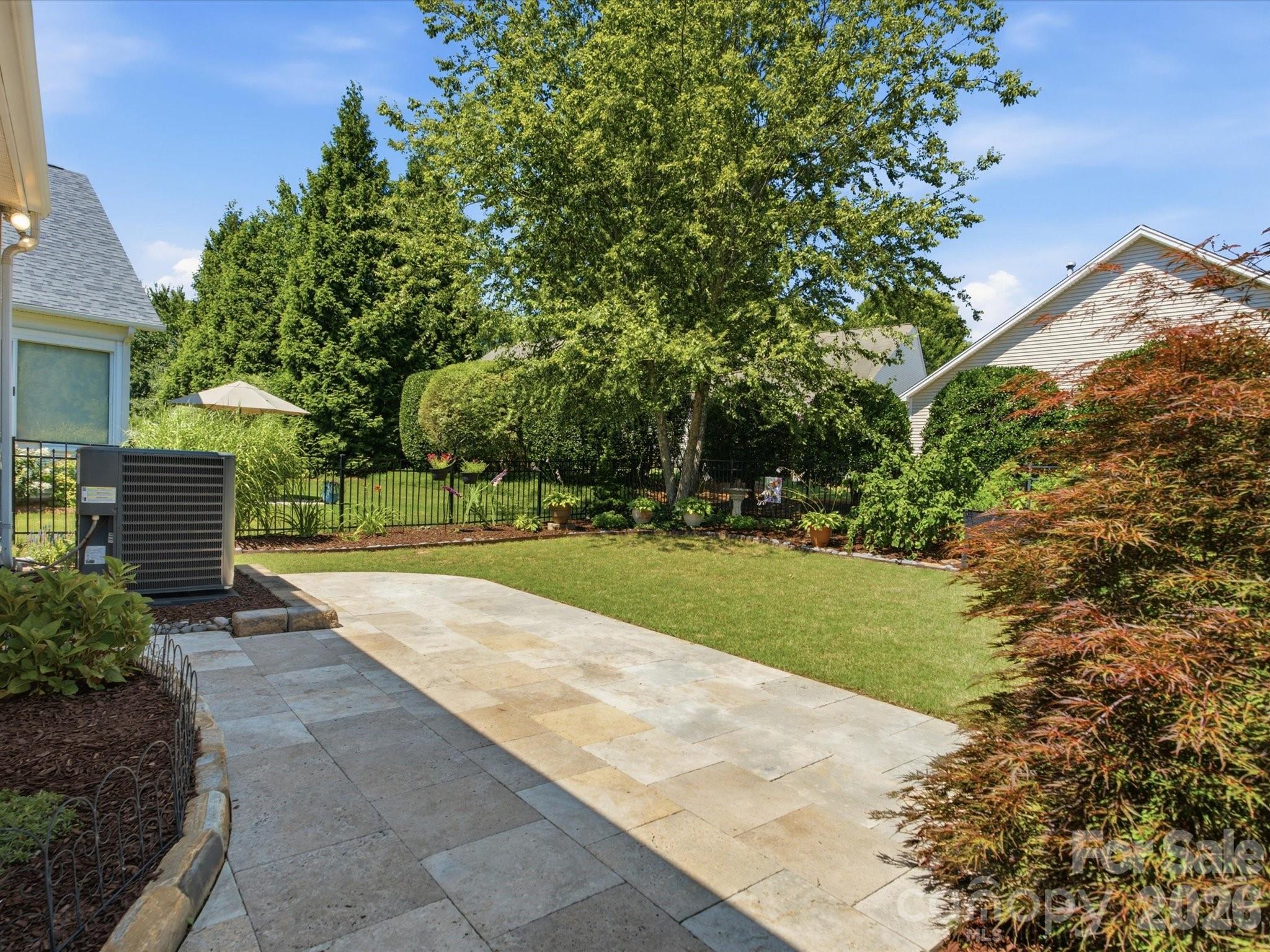 6747 Fieldstone Manor Drive — Matthews