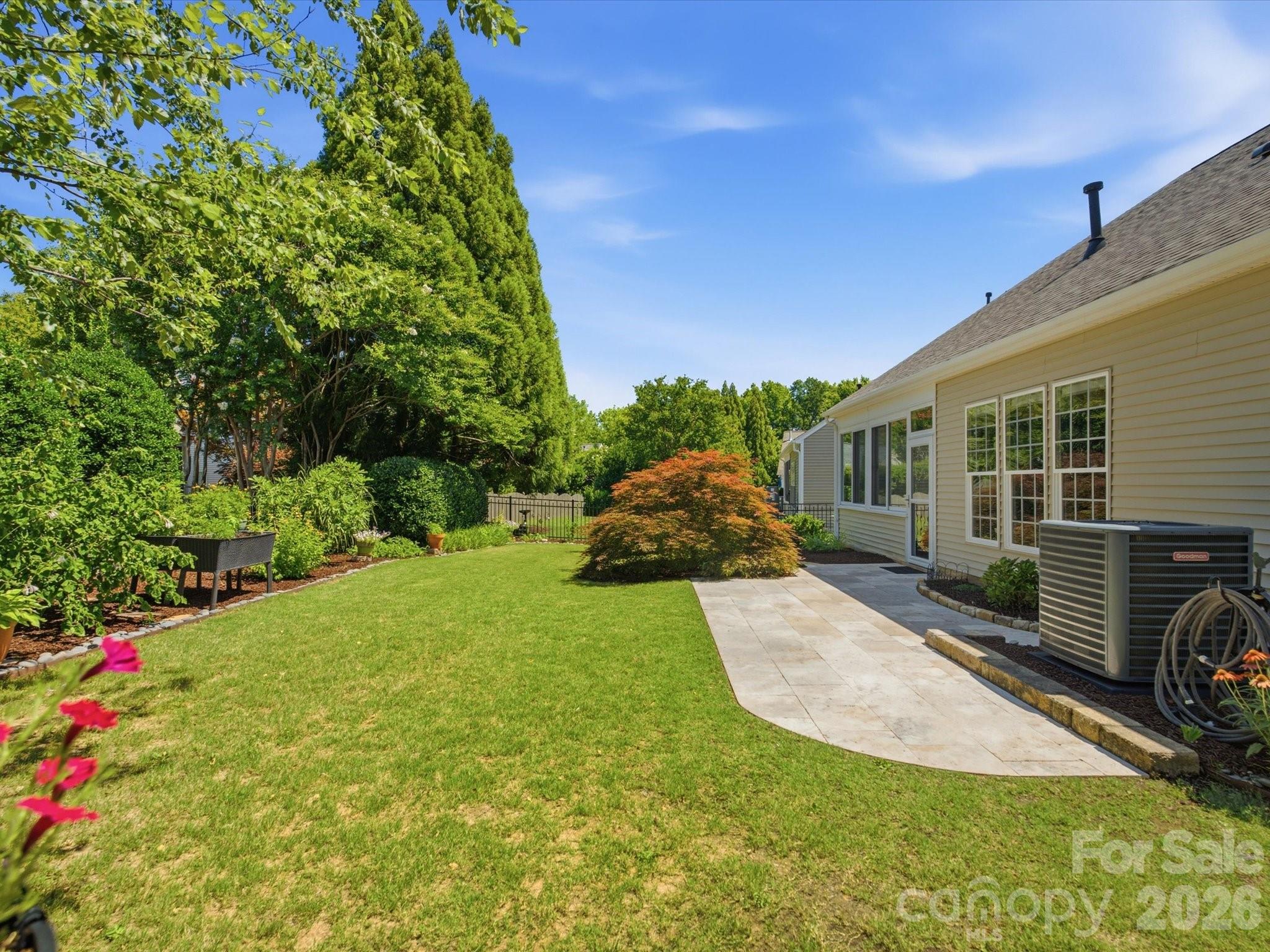 6747 Fieldstone Manor Drive — Matthews