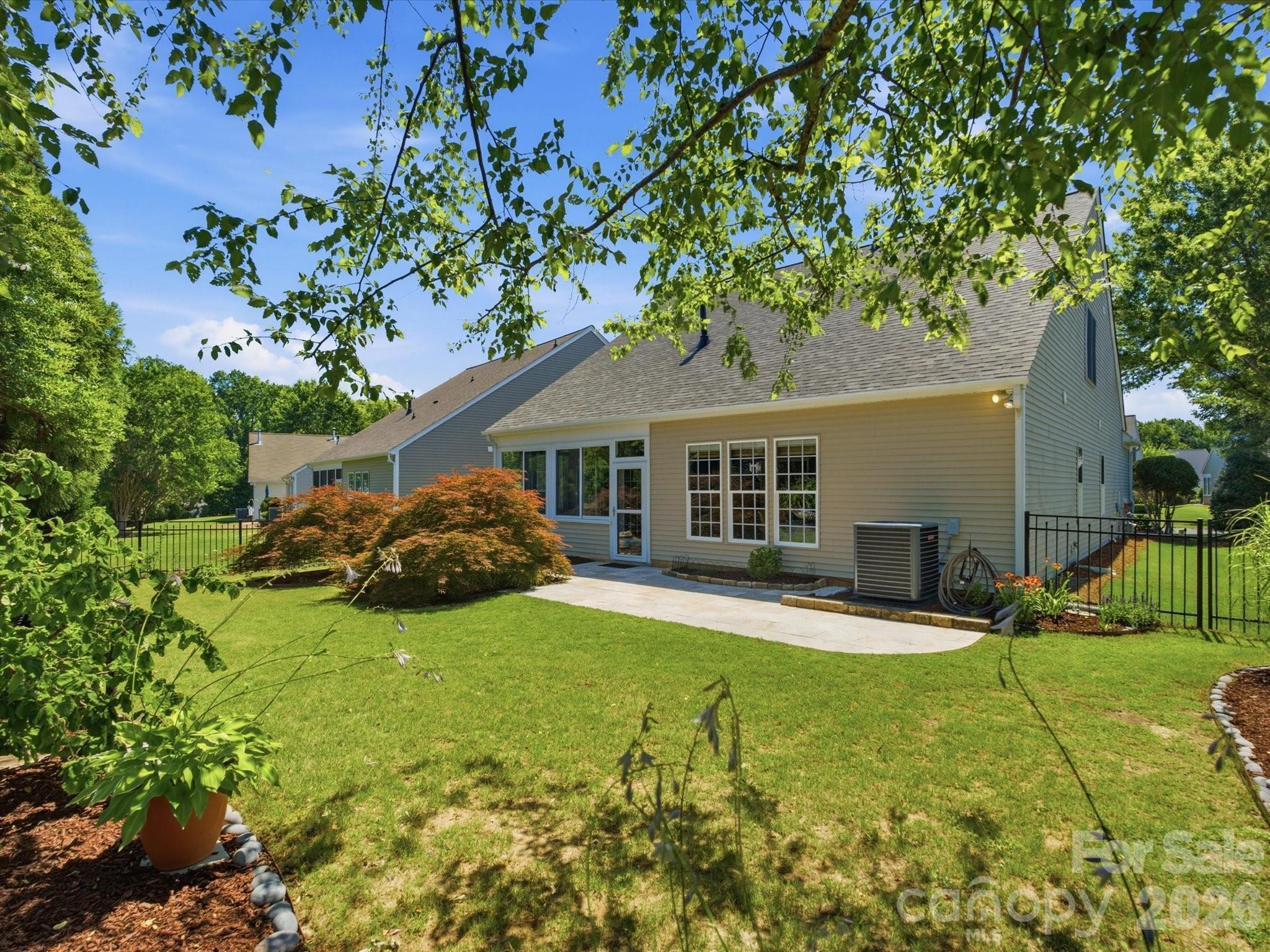 6747 Fieldstone Manor Drive — Matthews