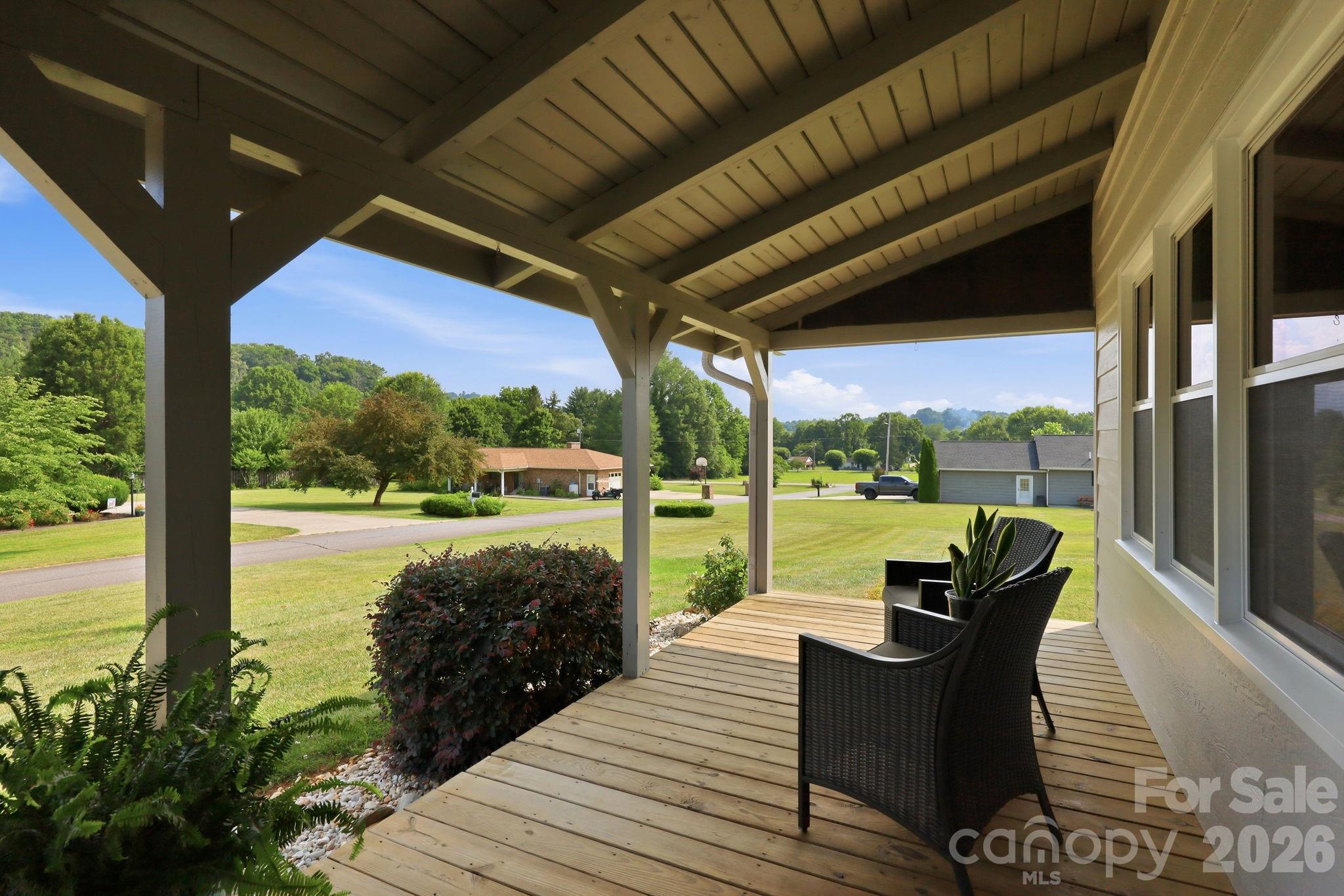 73 Rivercrest Court — Canton