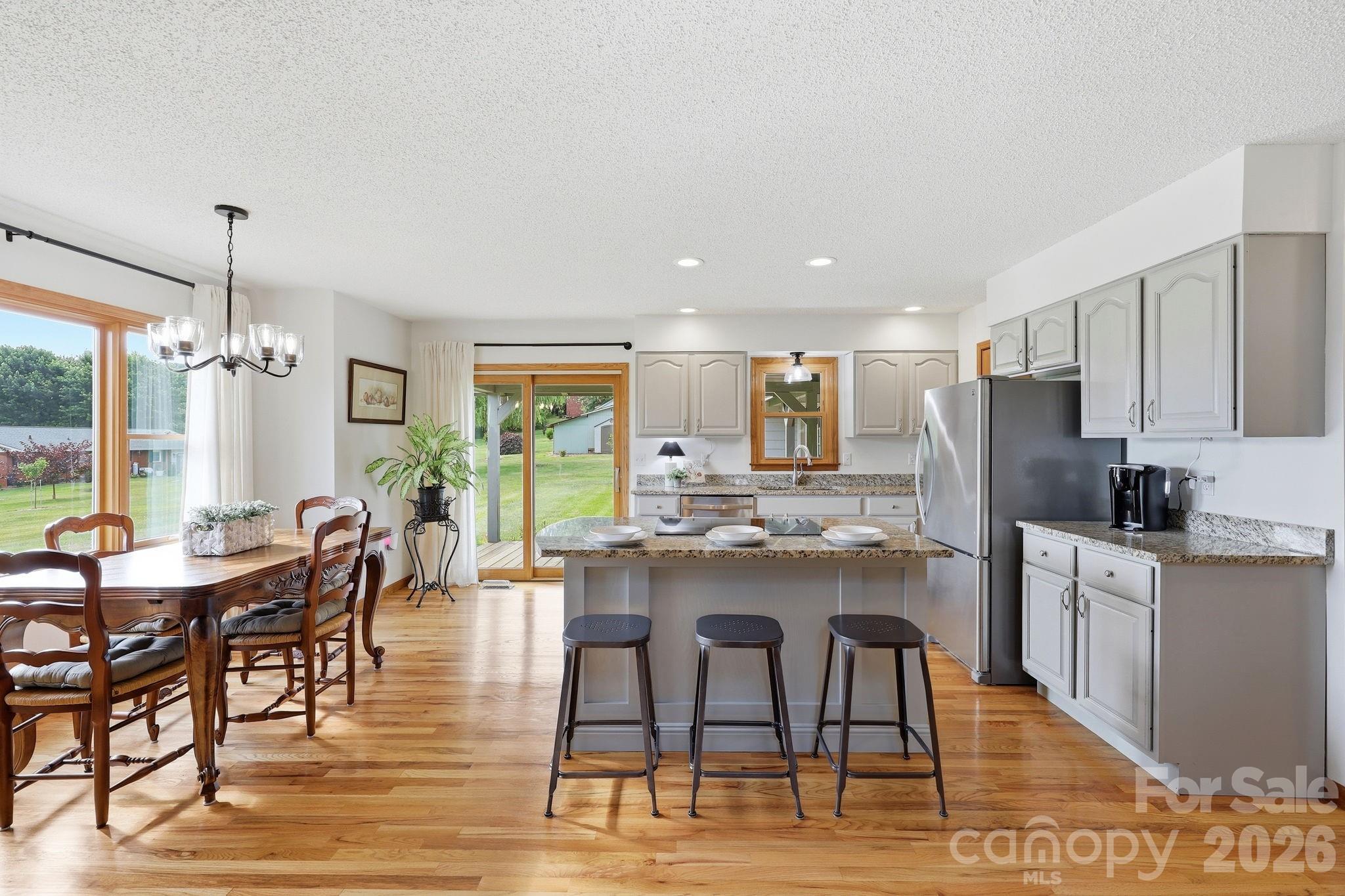 73 Rivercrest Court — Canton