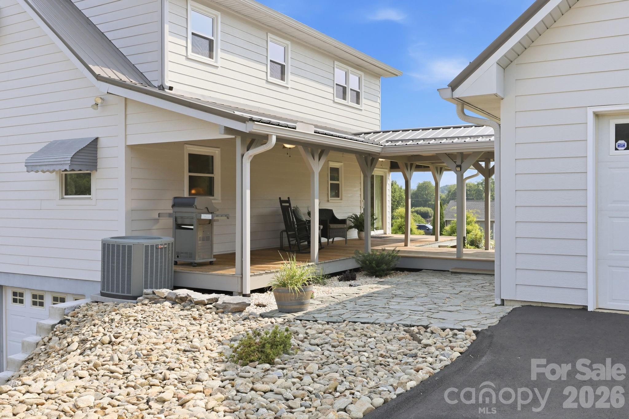 73 Rivercrest Court — Canton