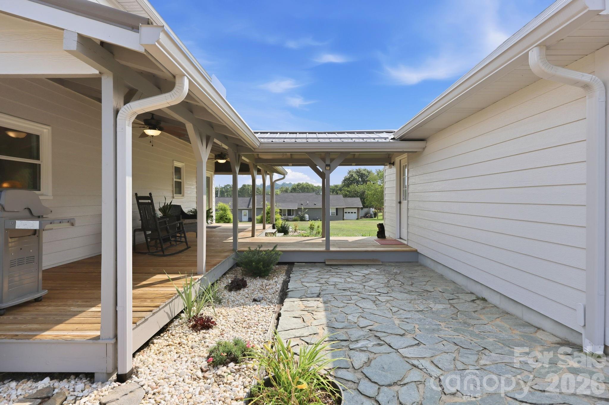 73 Rivercrest Court — Canton