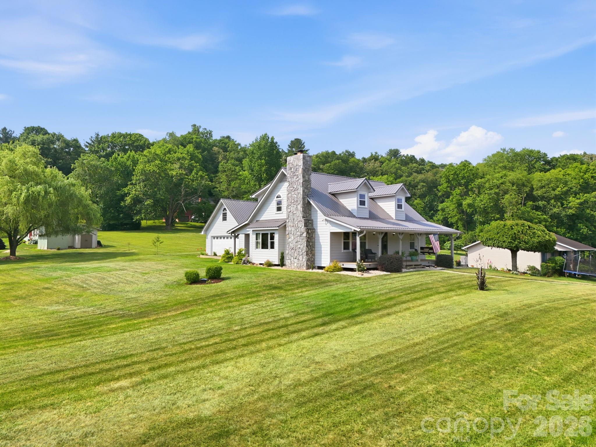 73 Rivercrest Court — Canton