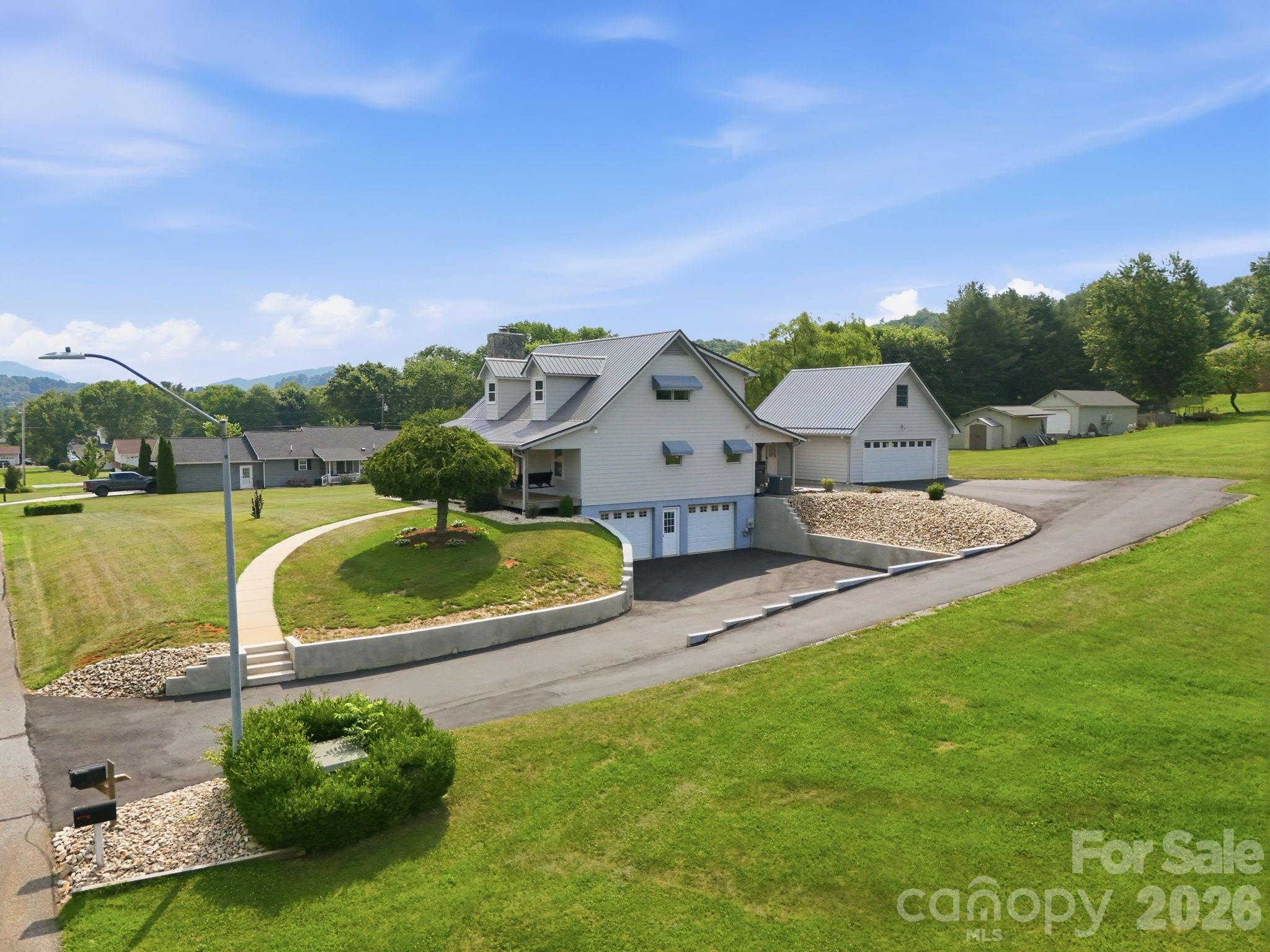 73 Rivercrest Court — Canton