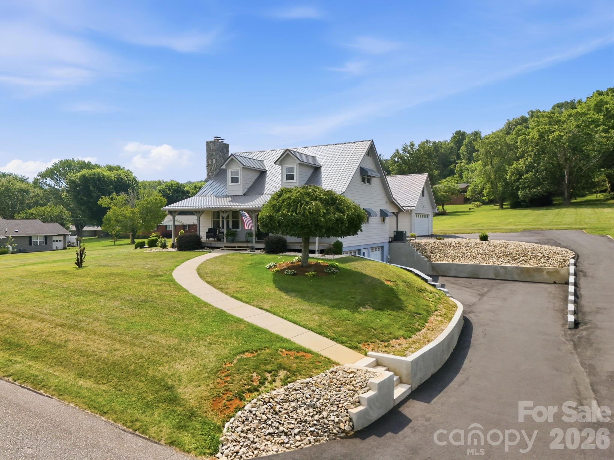 73 Rivercrest Court — Canton