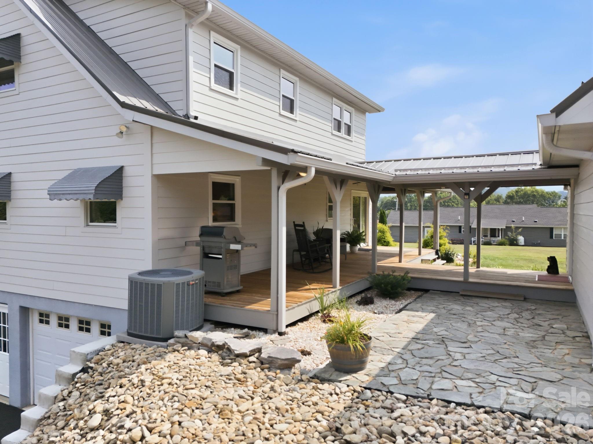 73 Rivercrest Court — Canton