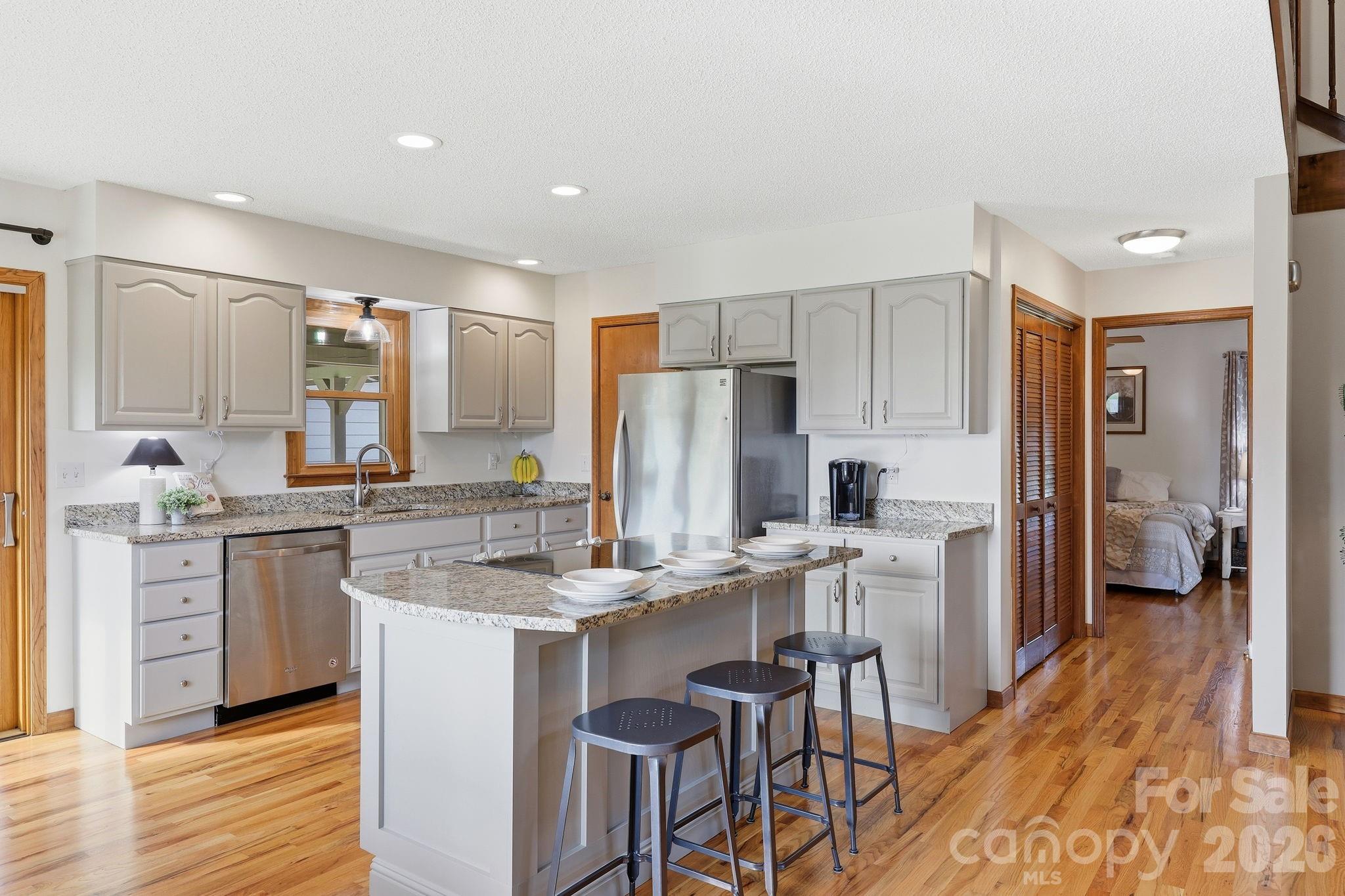 73 Rivercrest Court — Canton