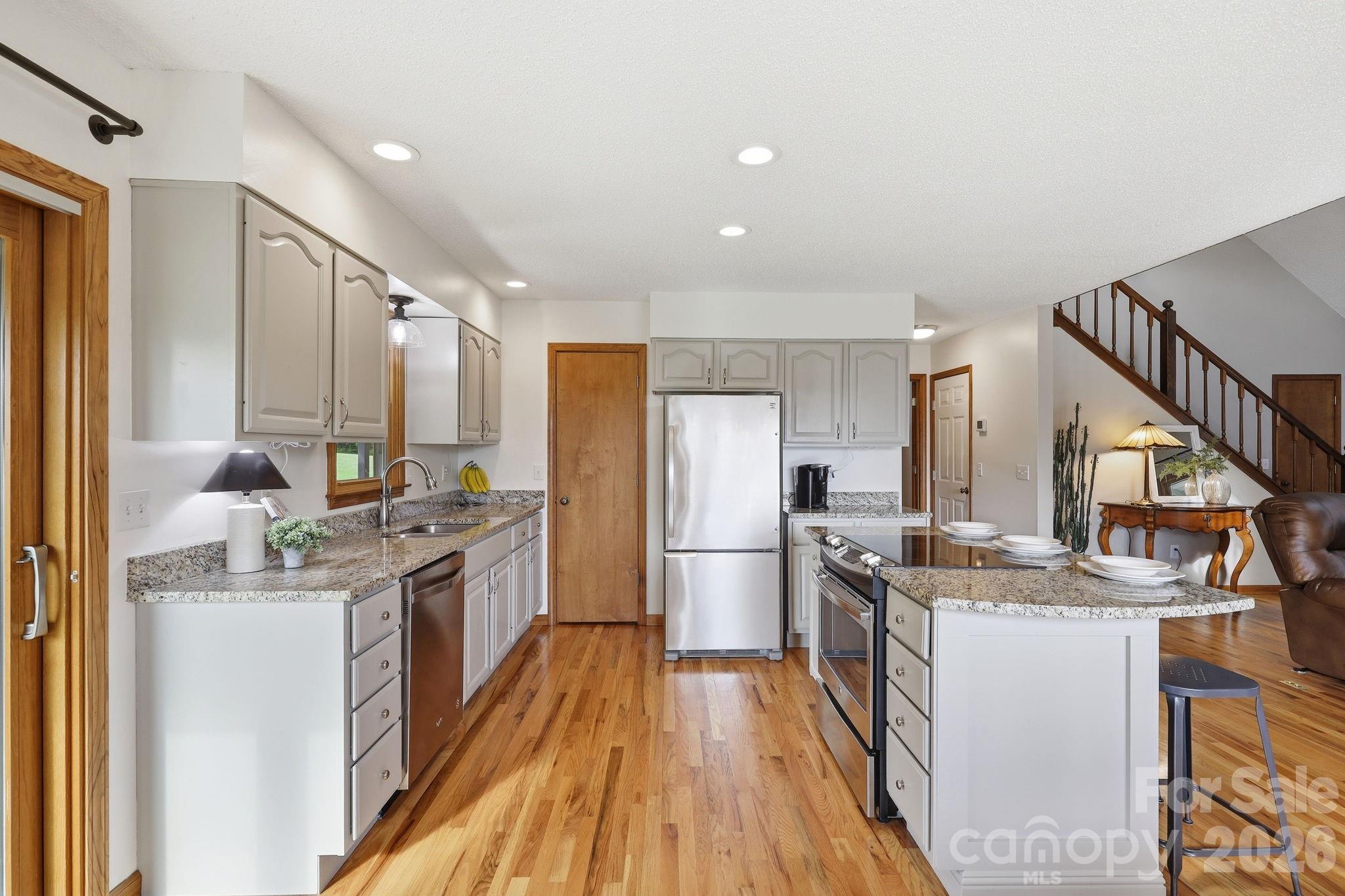 73 Rivercrest Court — Canton
