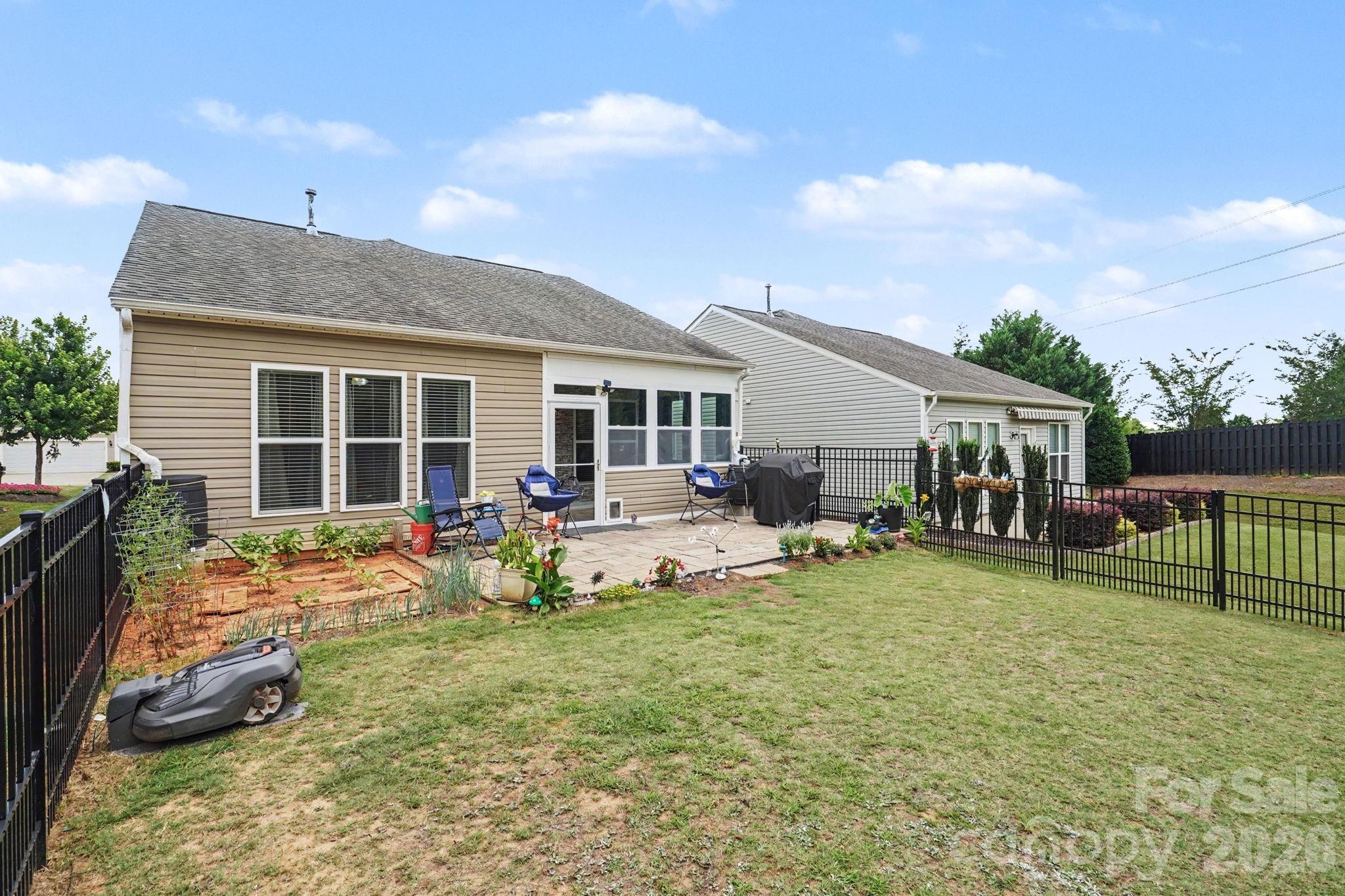 20241 Dovekie Lane — Fort Mill