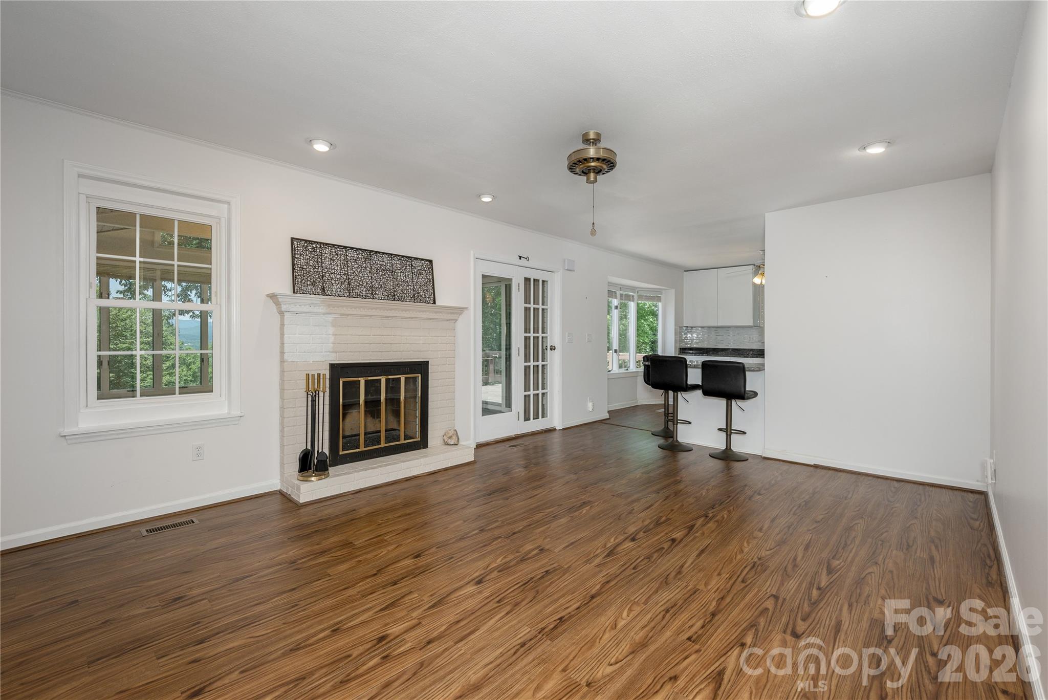 615 Goldview Drive — Hendersonville