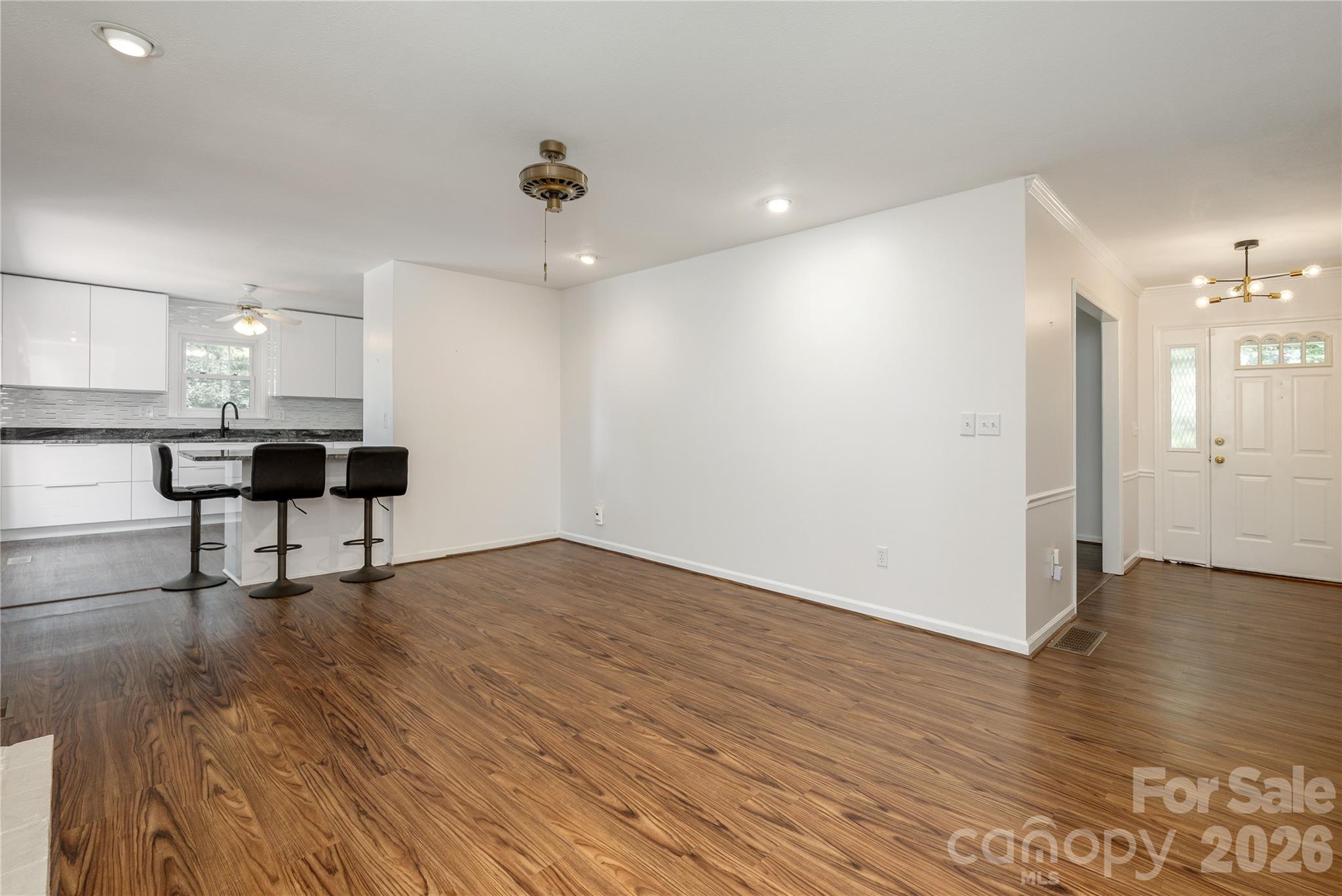 615 Goldview Drive — Hendersonville