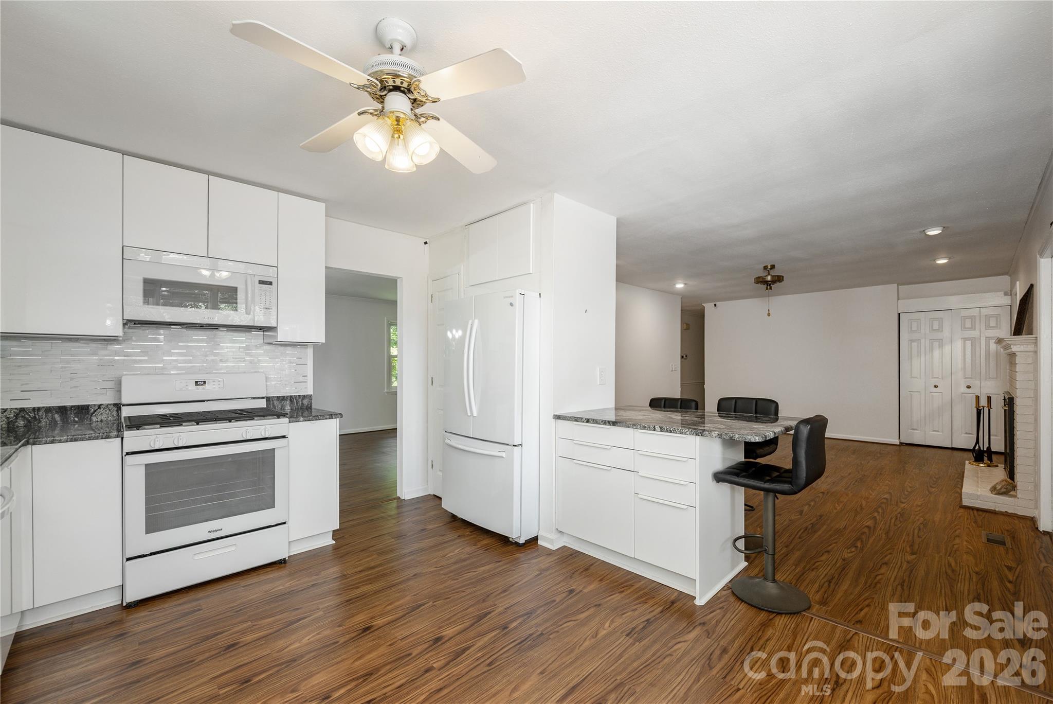 615 Goldview Drive — Hendersonville