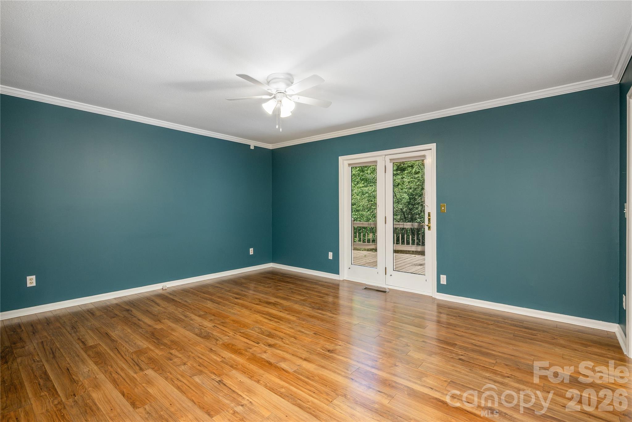 615 Goldview Drive — Hendersonville