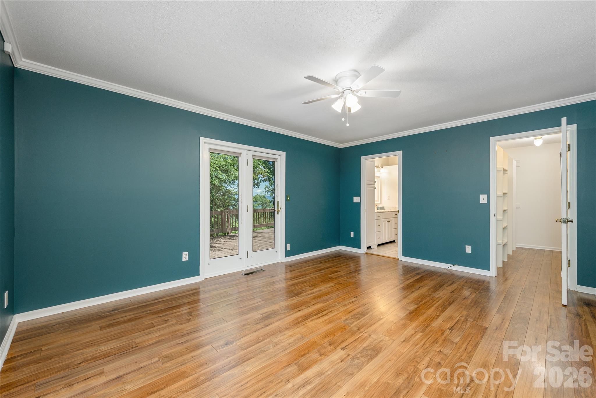 615 Goldview Drive — Hendersonville