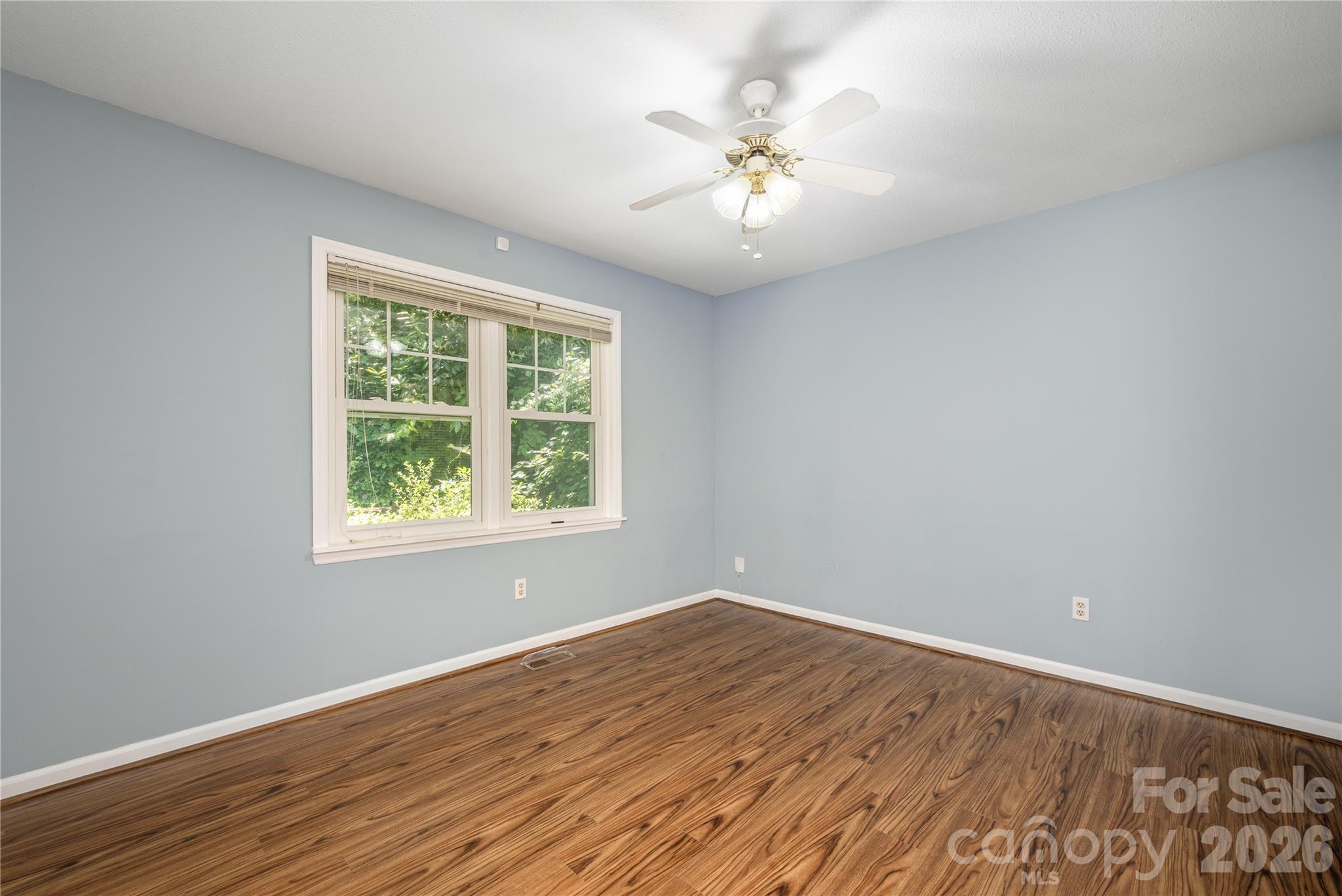 615 Goldview Drive — Hendersonville