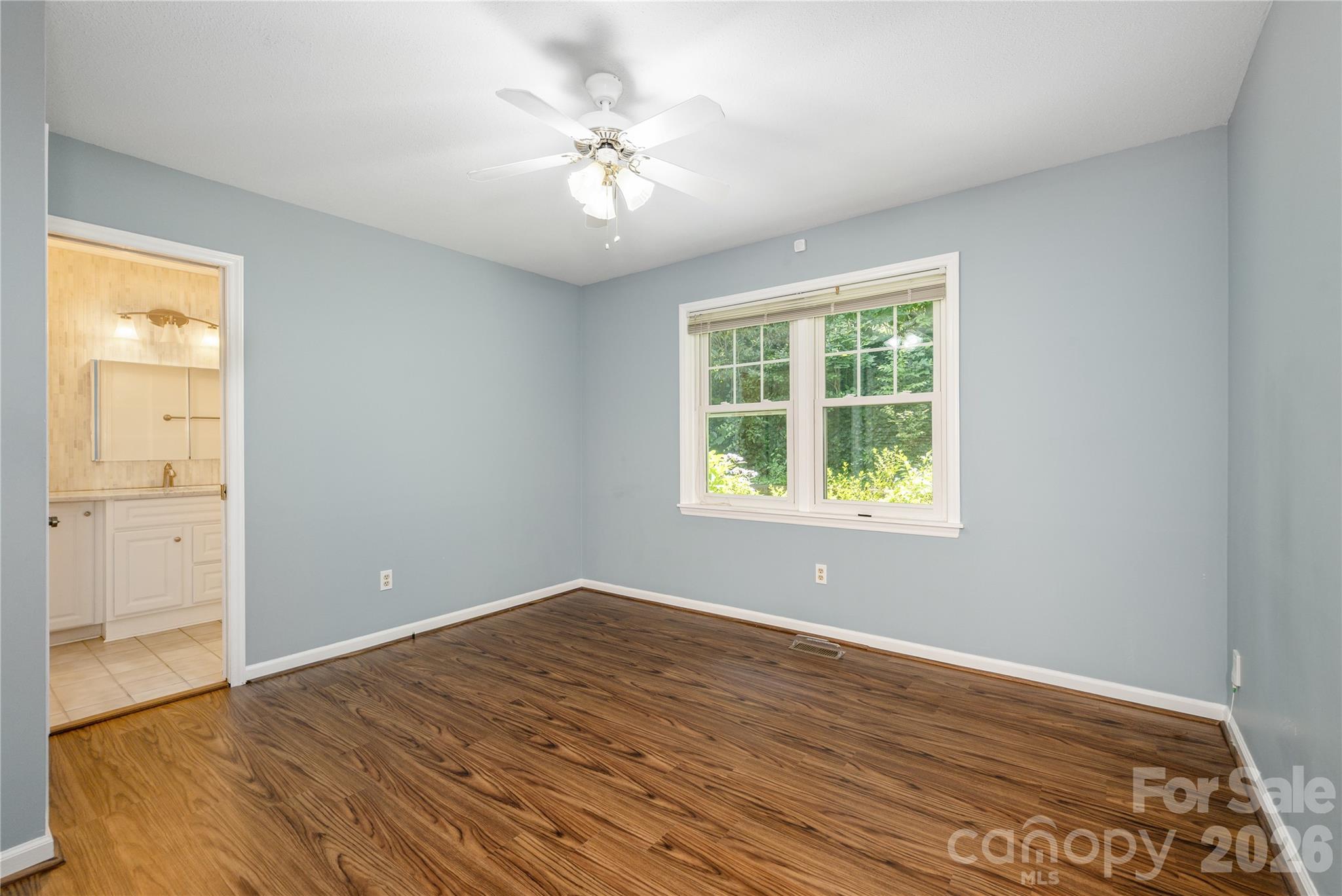 615 Goldview Drive — Hendersonville