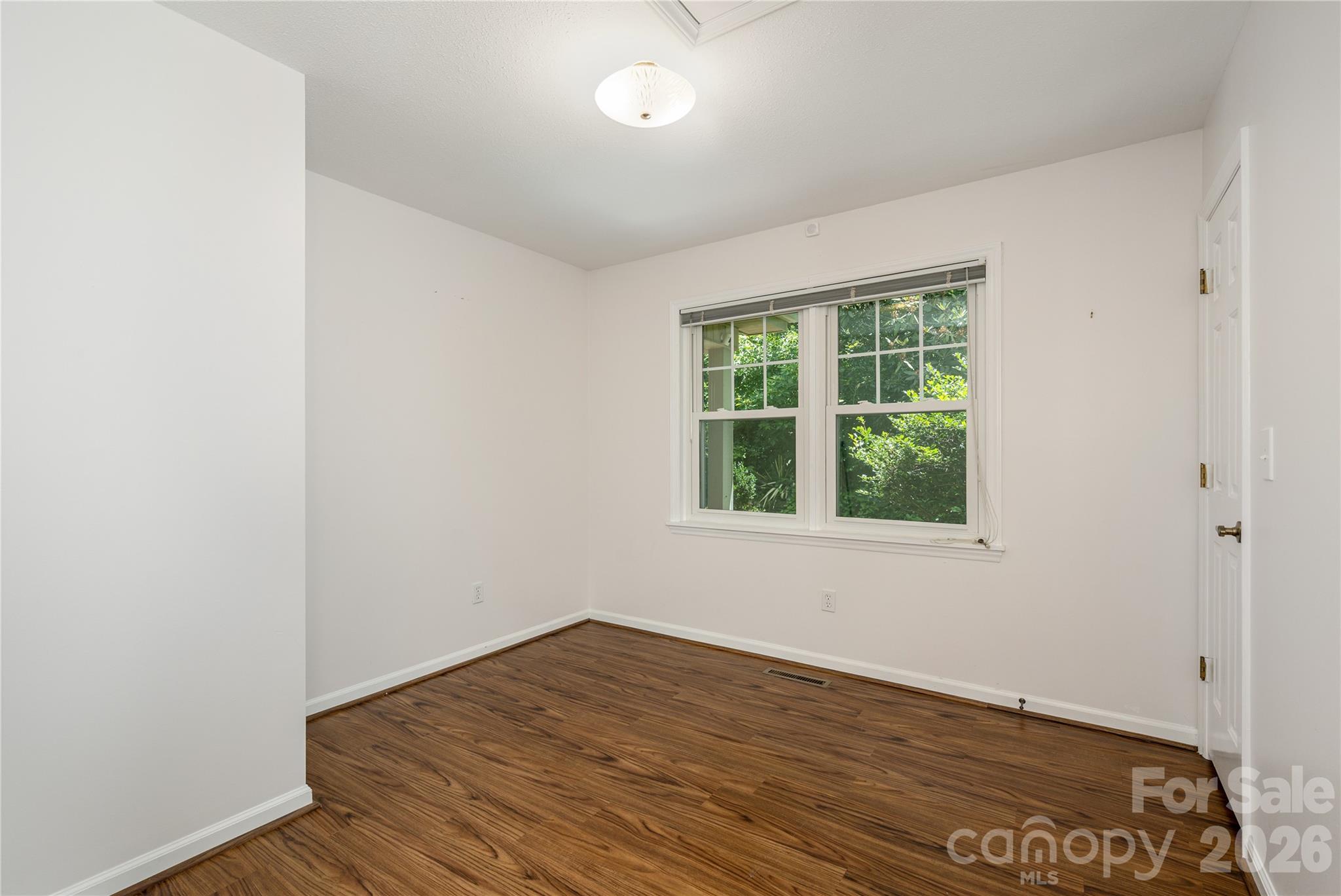 615 Goldview Drive — Hendersonville