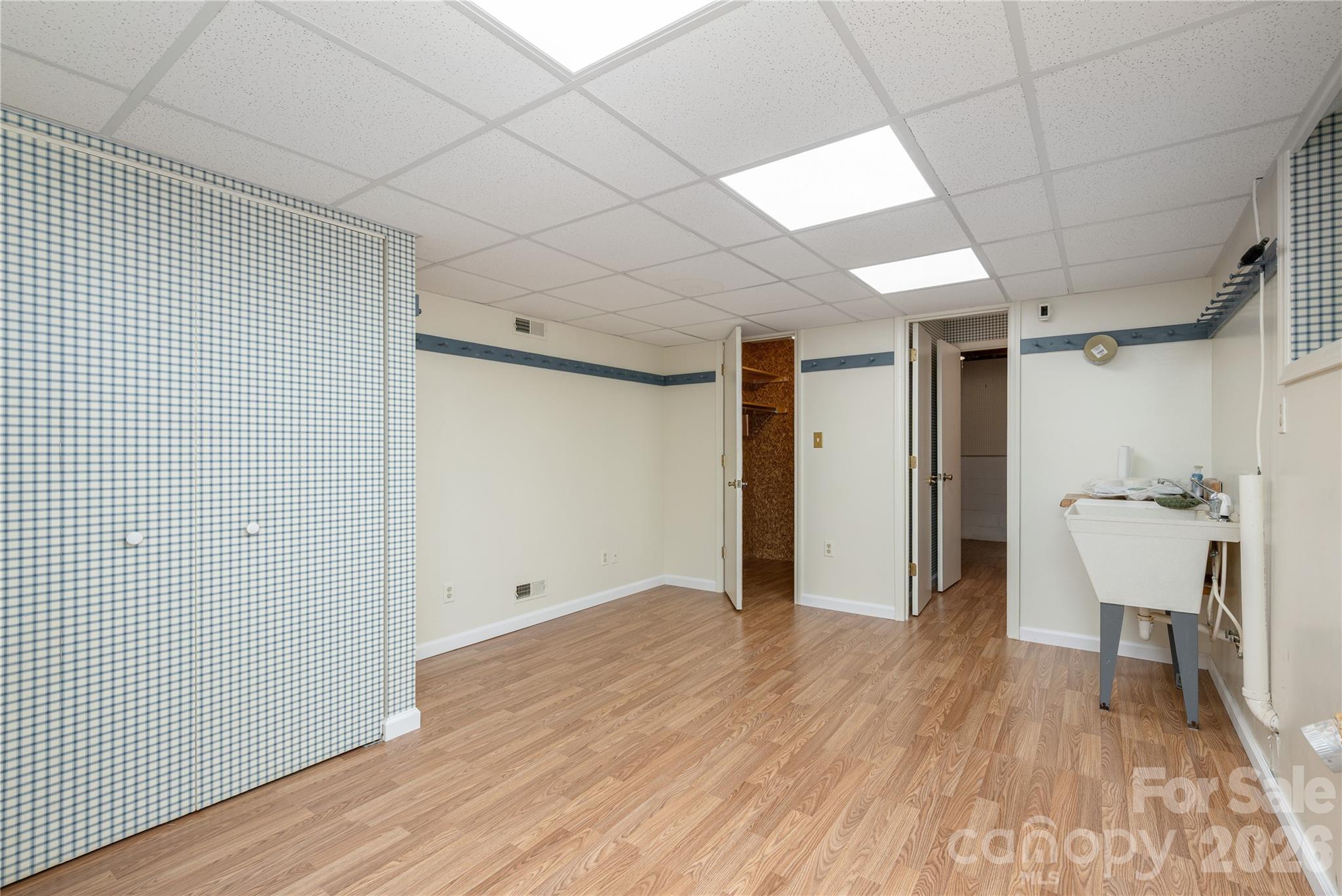 615 Goldview Drive — Hendersonville