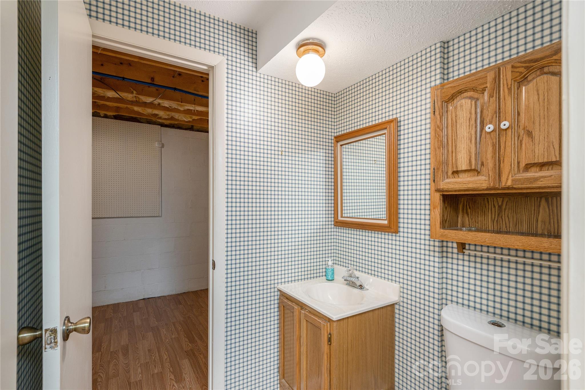 615 Goldview Drive — Hendersonville