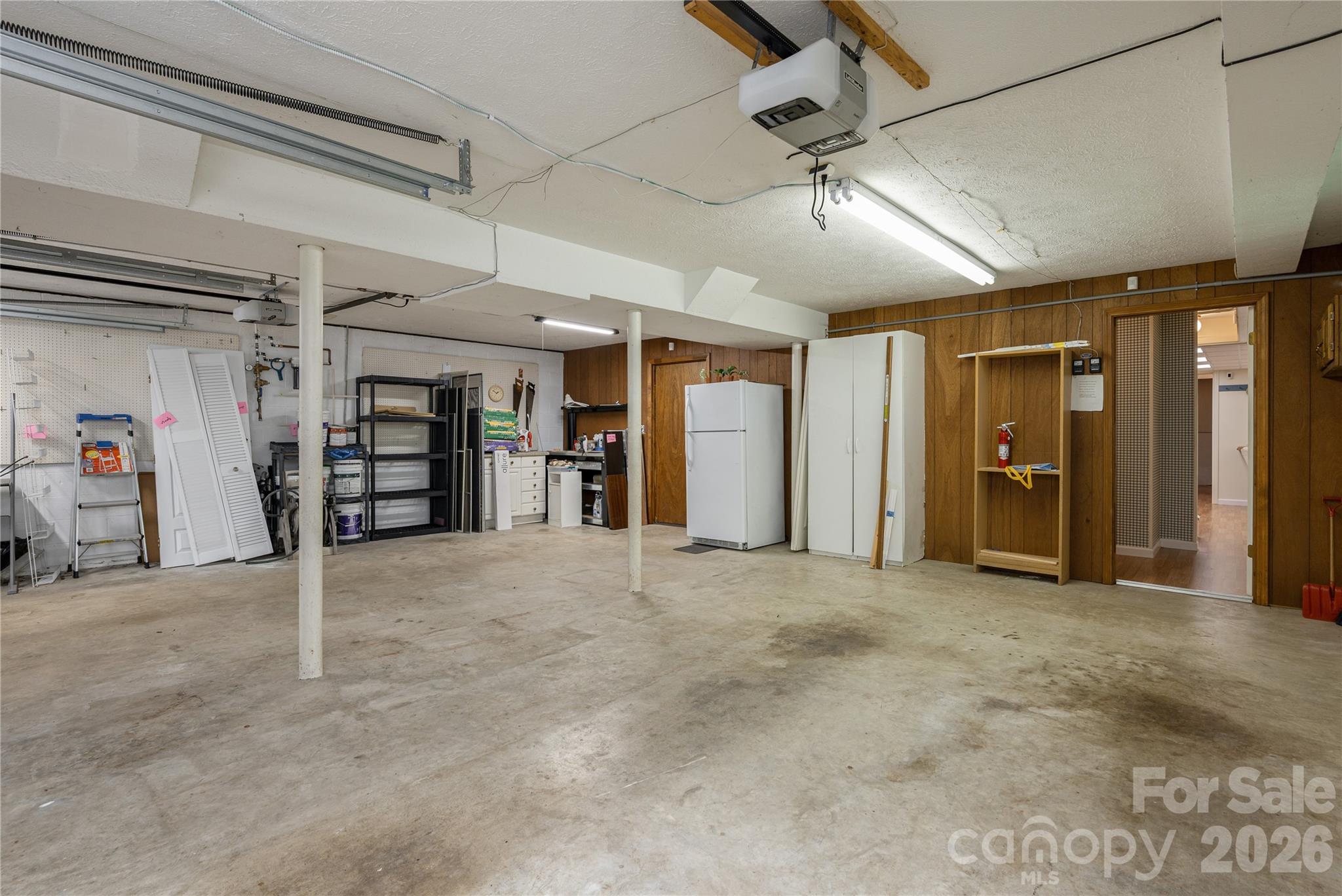 615 Goldview Drive — Hendersonville