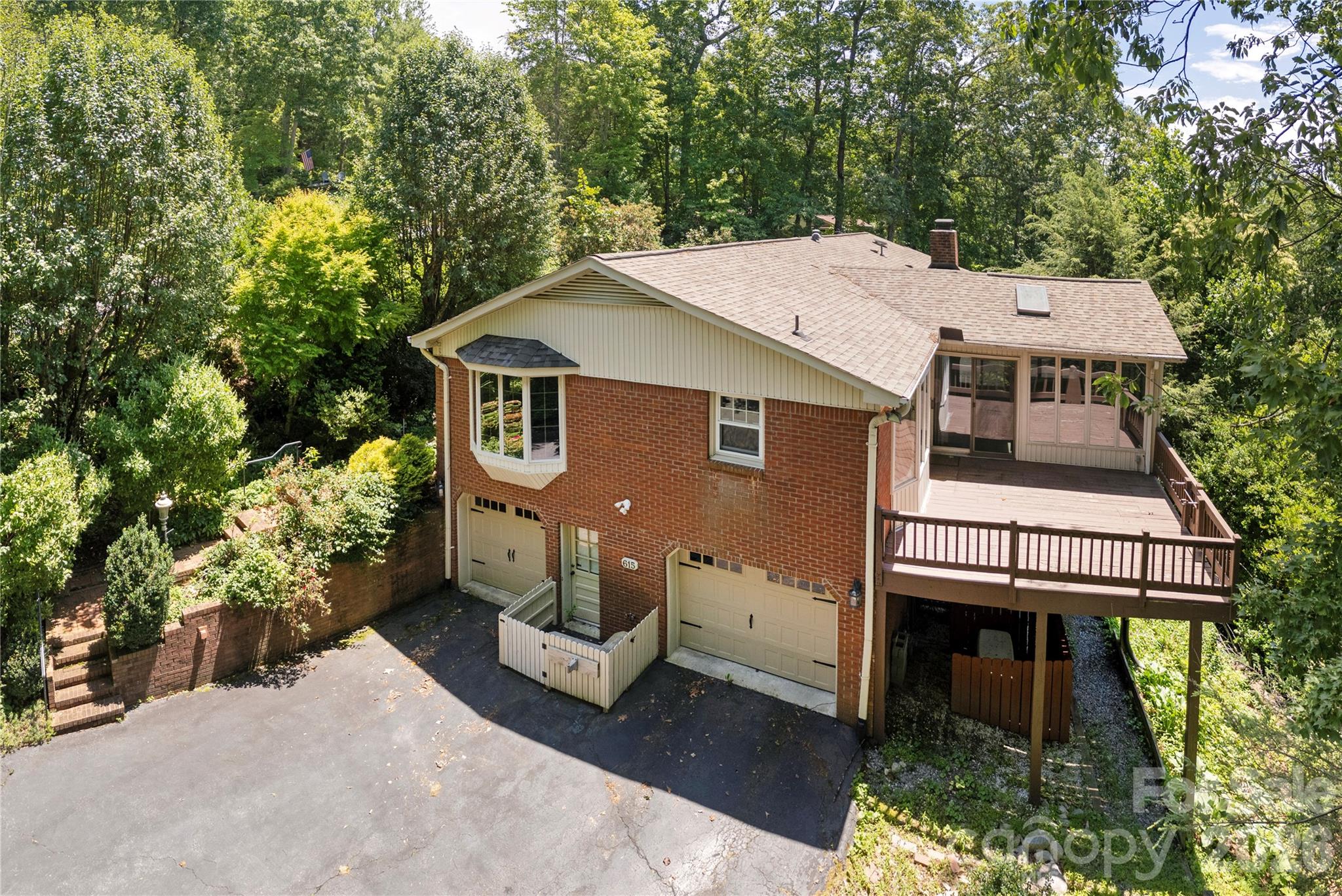 615 Goldview Drive — Hendersonville