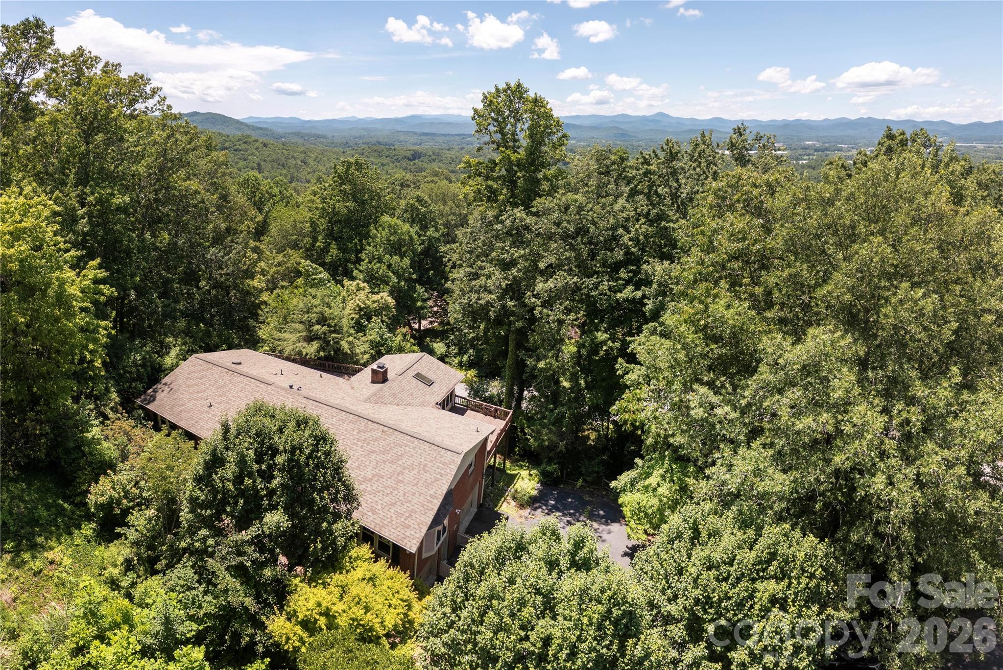 615 Goldview Drive — Hendersonville