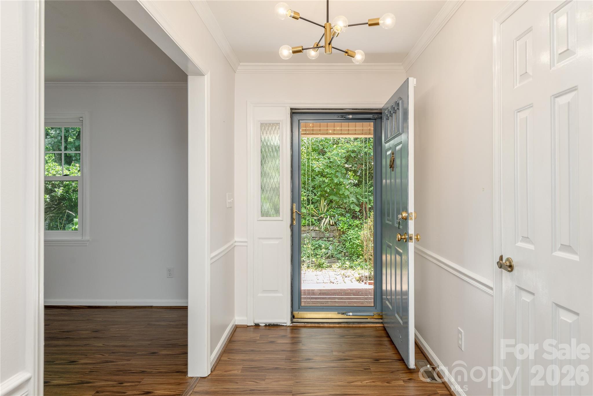 615 Goldview Drive — Hendersonville