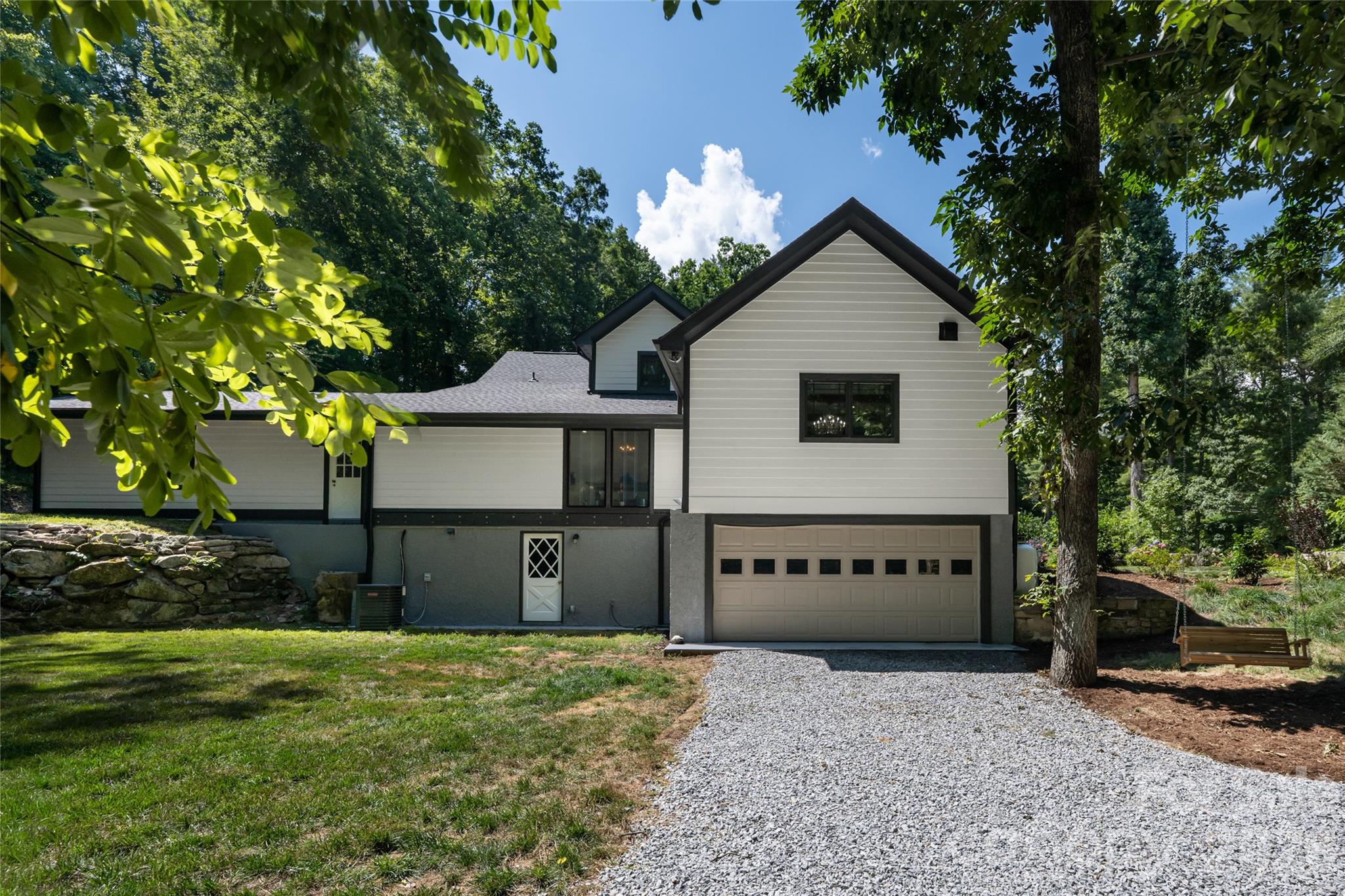 86 Holiday Drive — Hendersonville
