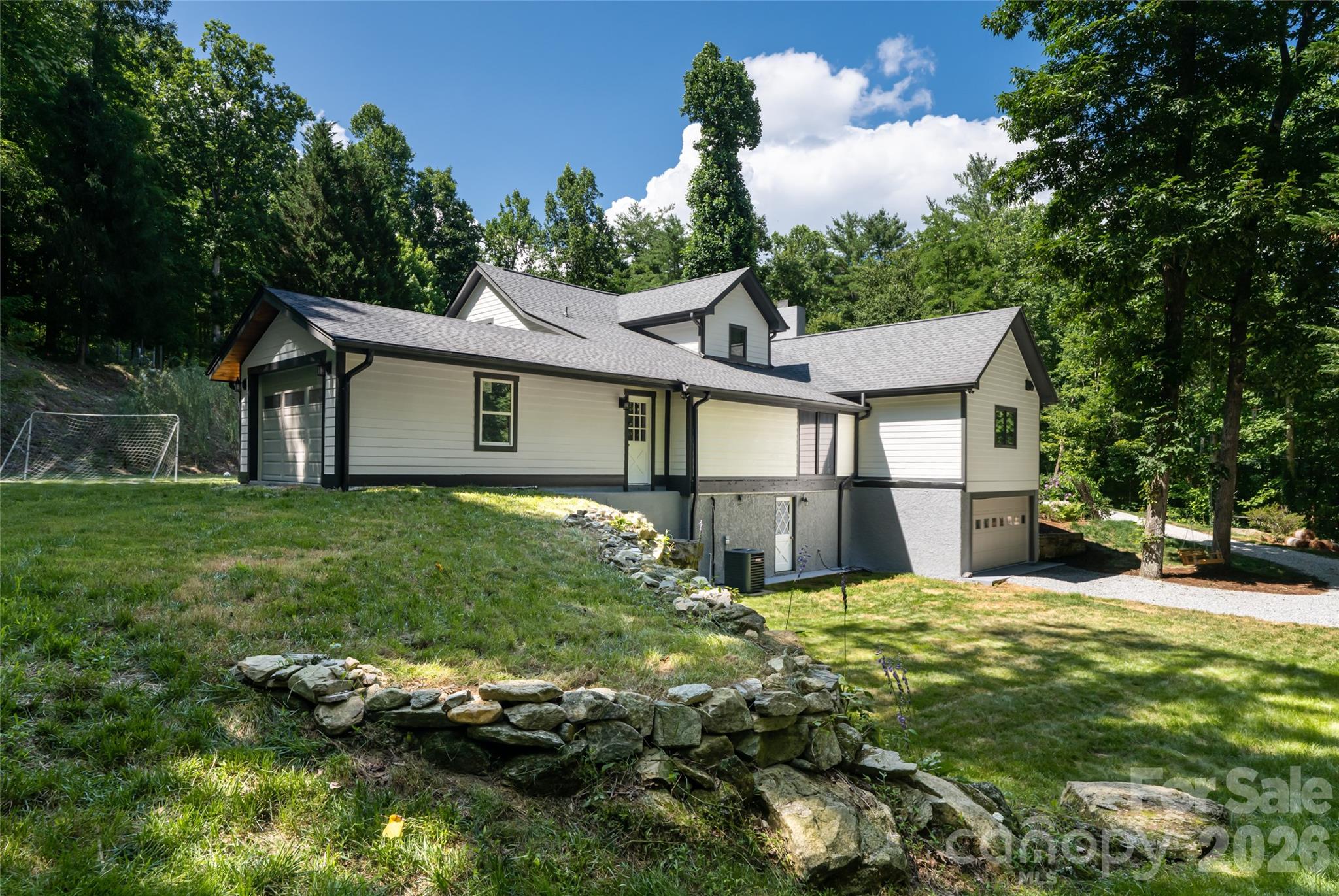 86 Holiday Drive — Hendersonville