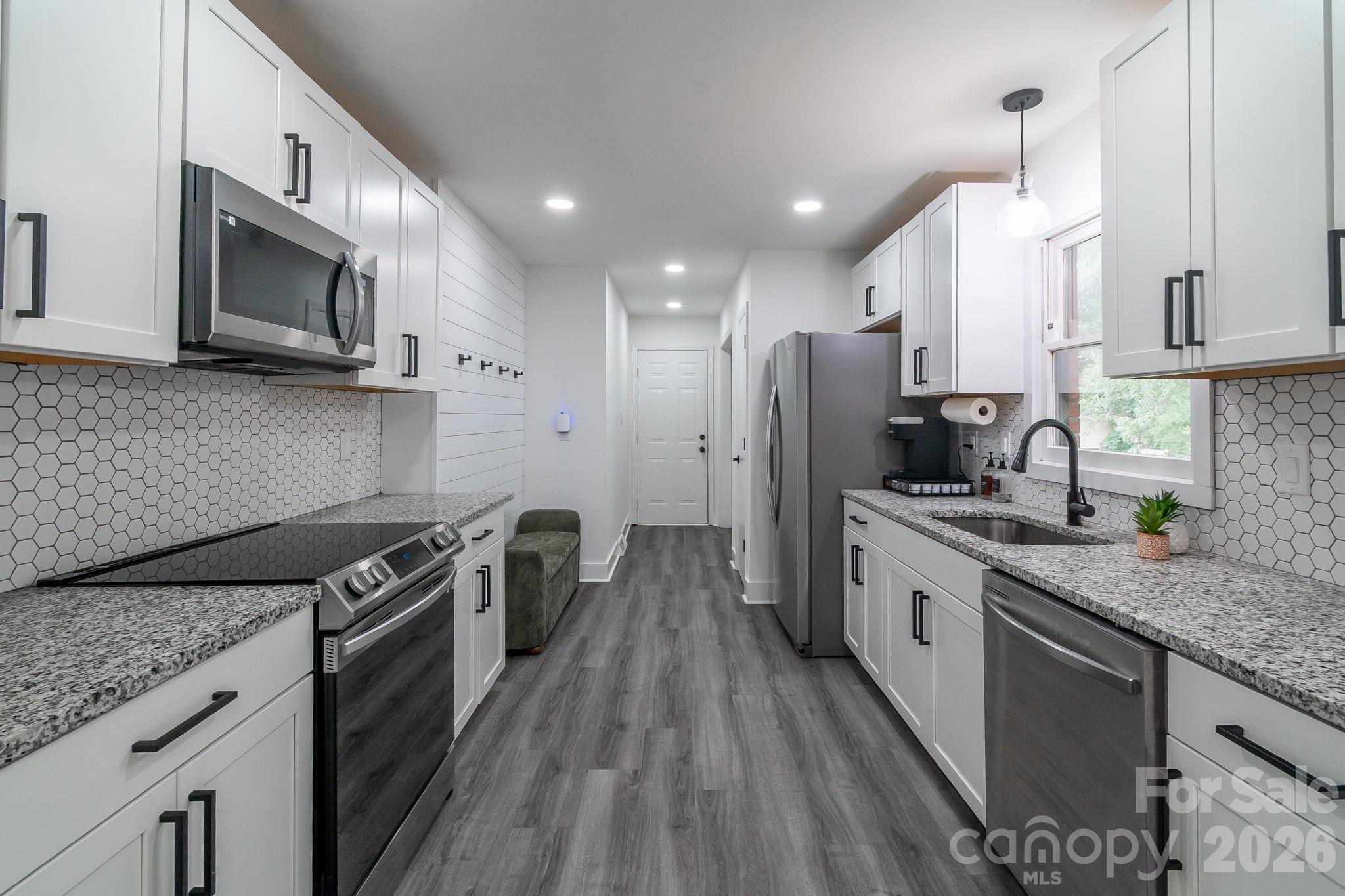 2406 Bearskin Lane — Monroe