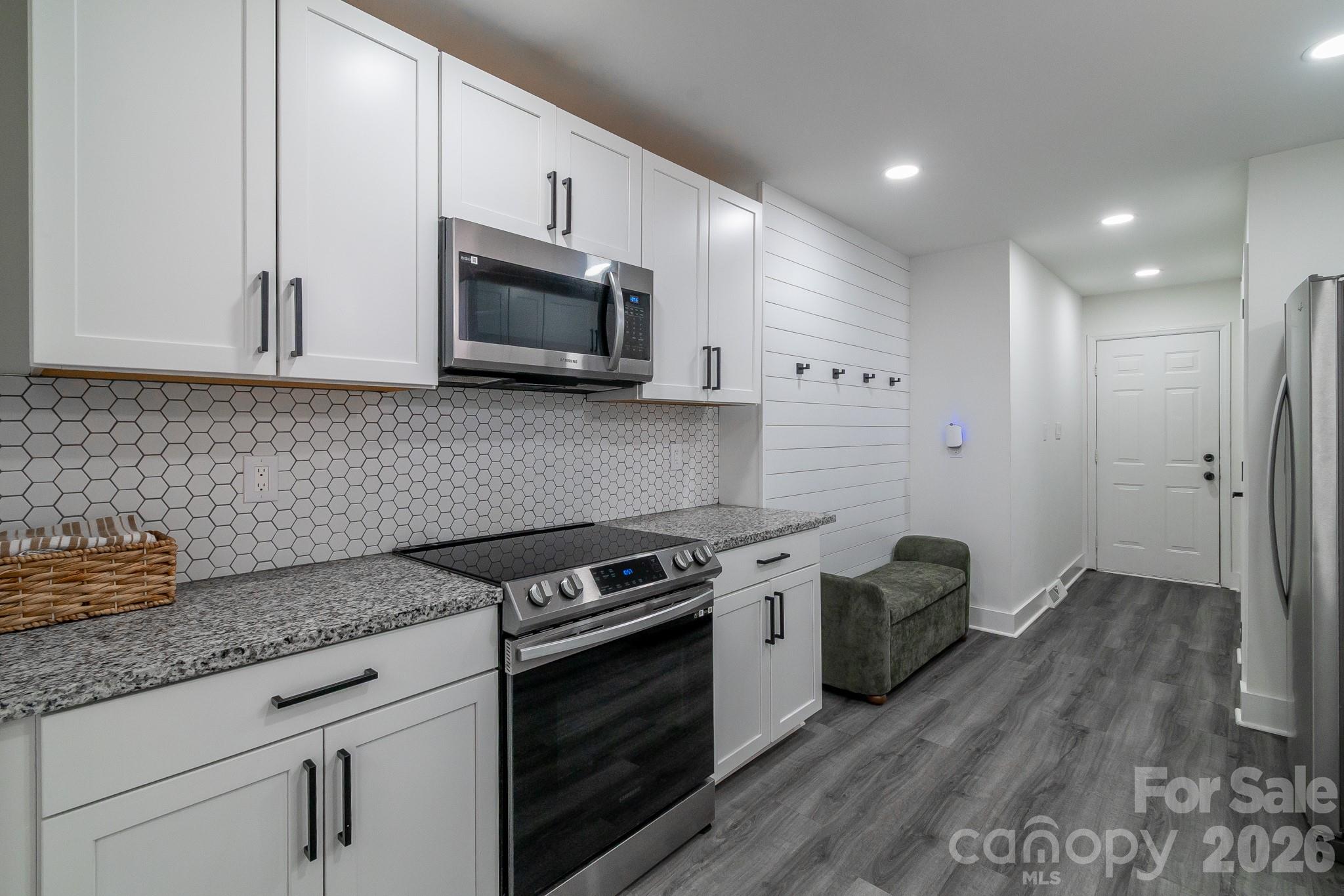 2406 Bearskin Lane — Monroe