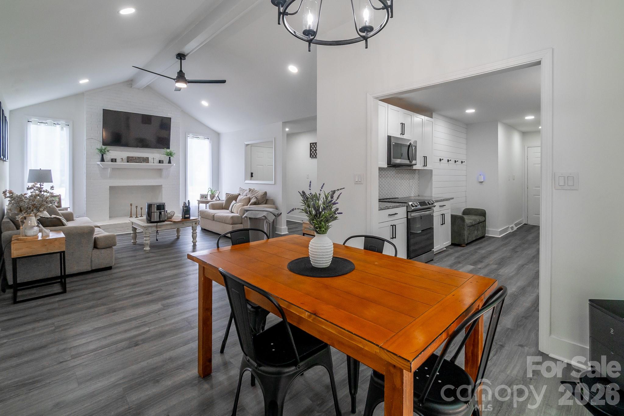 2406 Bearskin Lane — Monroe