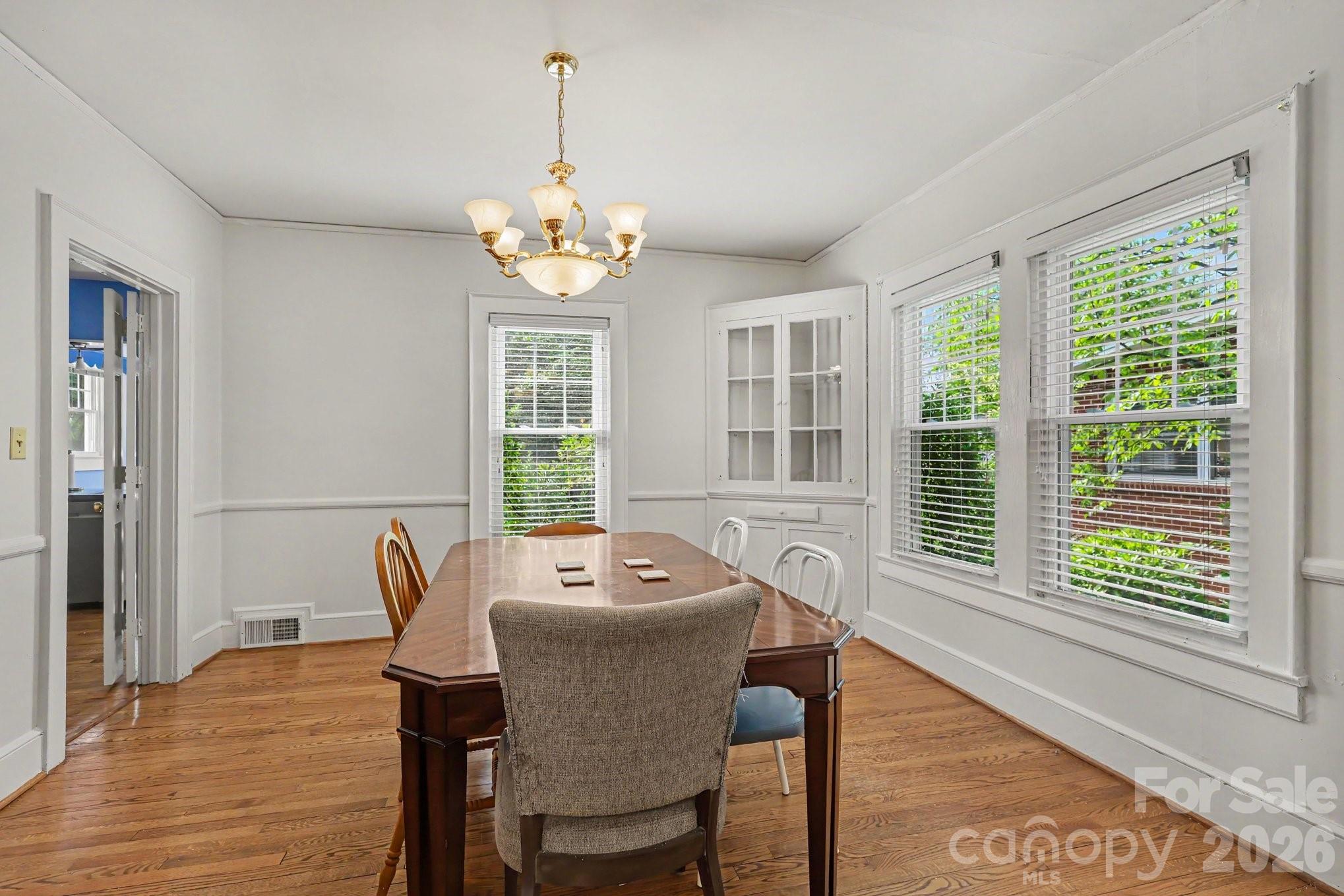 404 Fairview Drive — Lexington