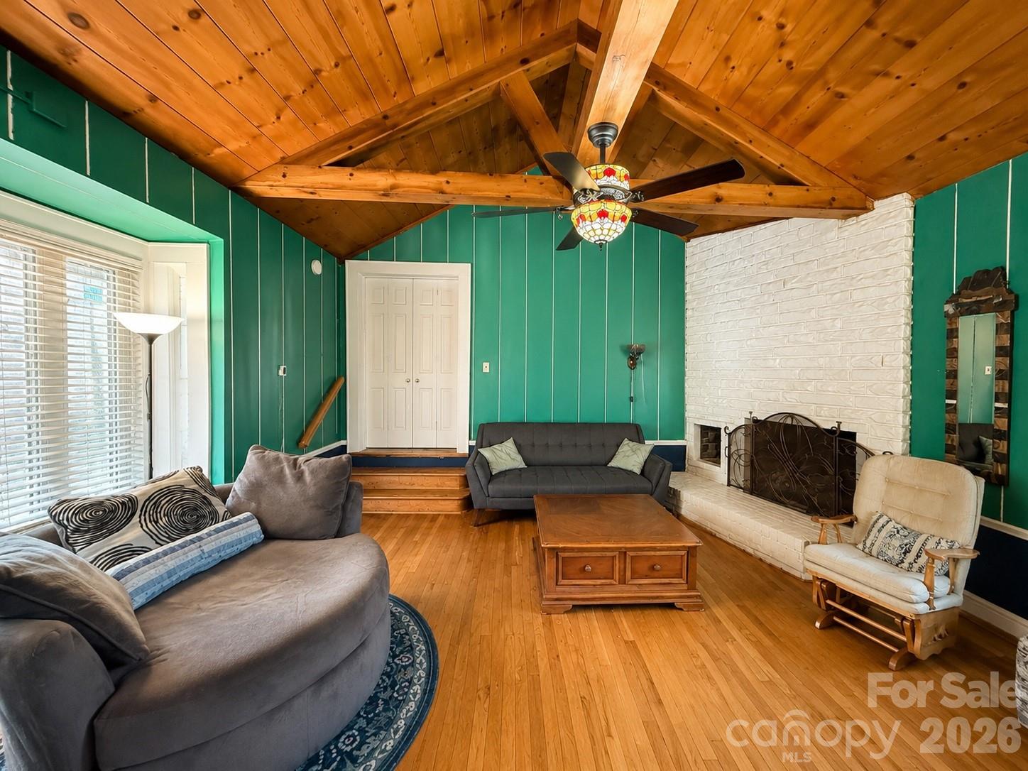 404 Fairview Drive — Lexington