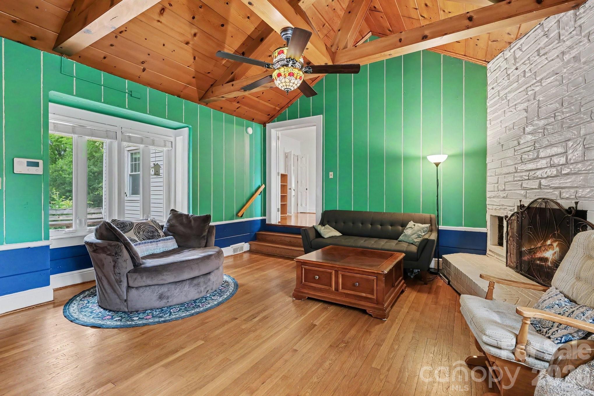 404 Fairview Drive — Lexington